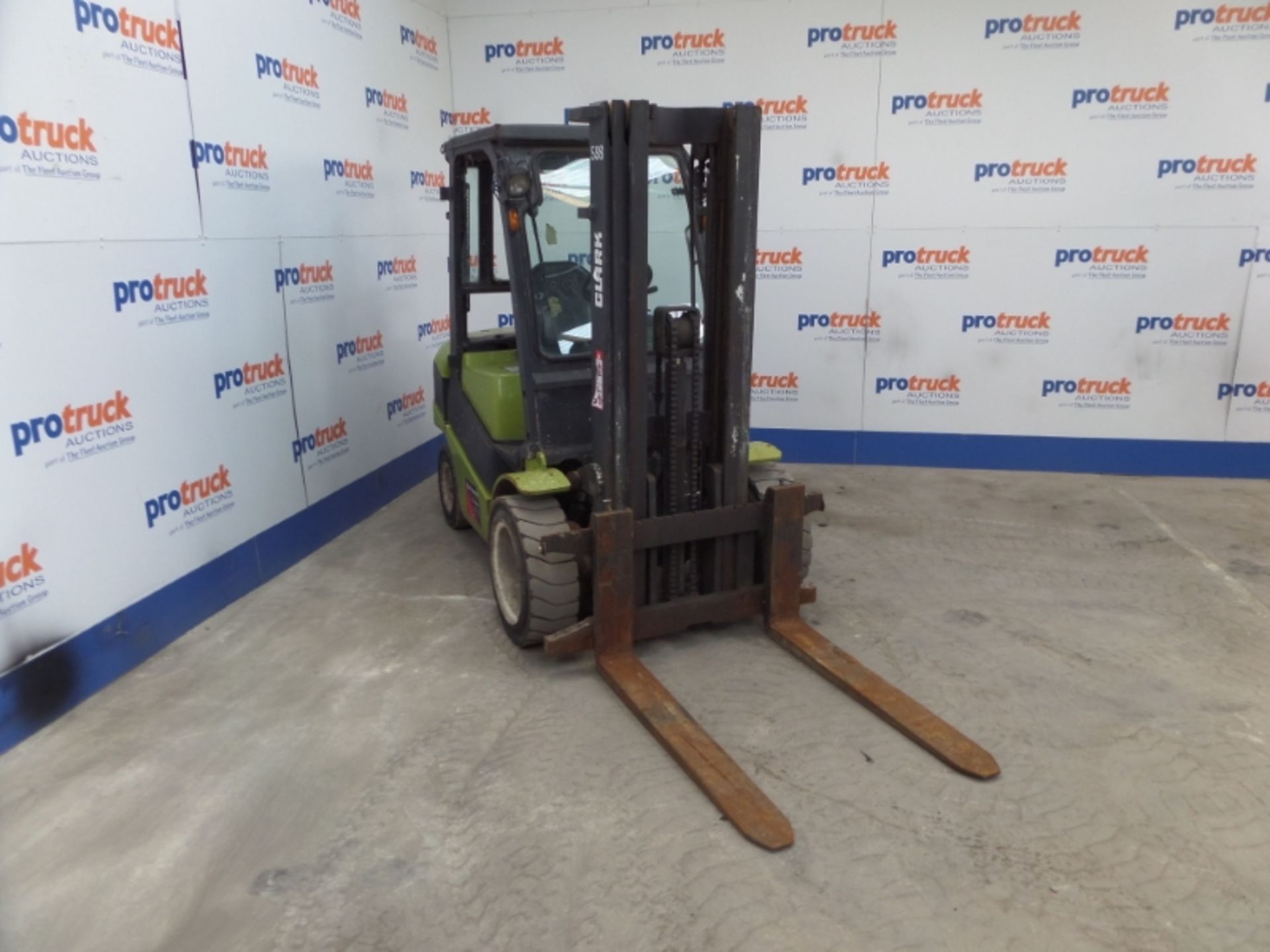 CLARK C30D Plant Diesel - VIN: P23202799677 - 3,510 Hours - Triplex 4.8M Forklift, R.D.L - Image 2 of 7