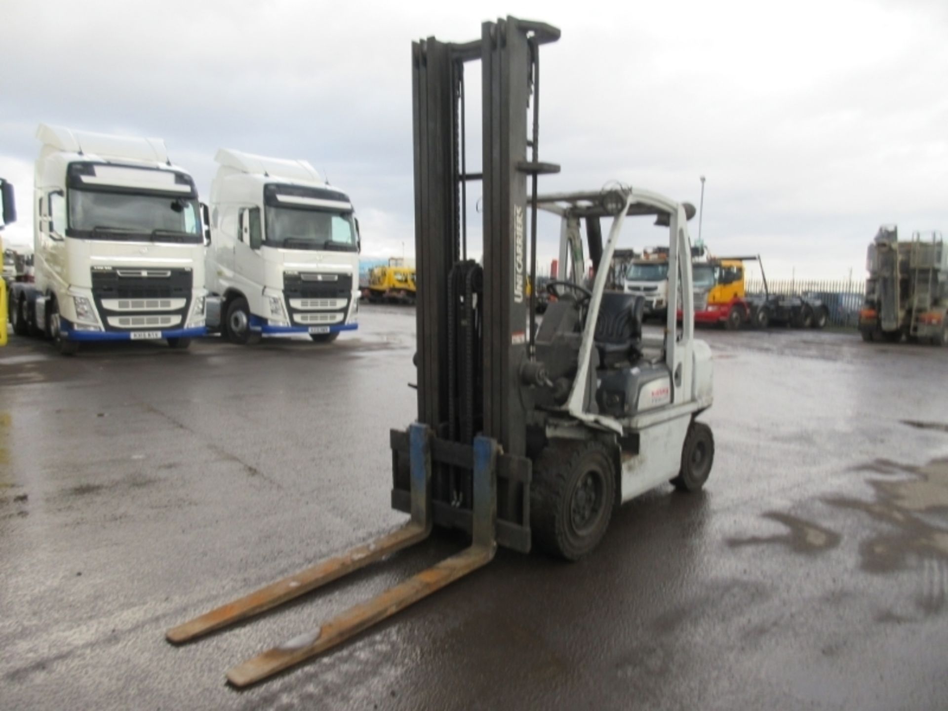 NISSAN TRIPLEX DIESEL FORKLIFT, HOURS:1034 - **NO PLATE** R.D.L