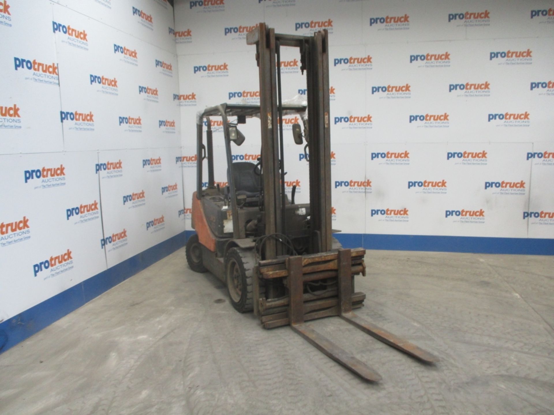 DOOSAN D30S-5 Plant Diesel - VIN: FDA06124013170 - Year: 2012 - 14,791 Hours - 4.35M Duplex - Image 2 of 8