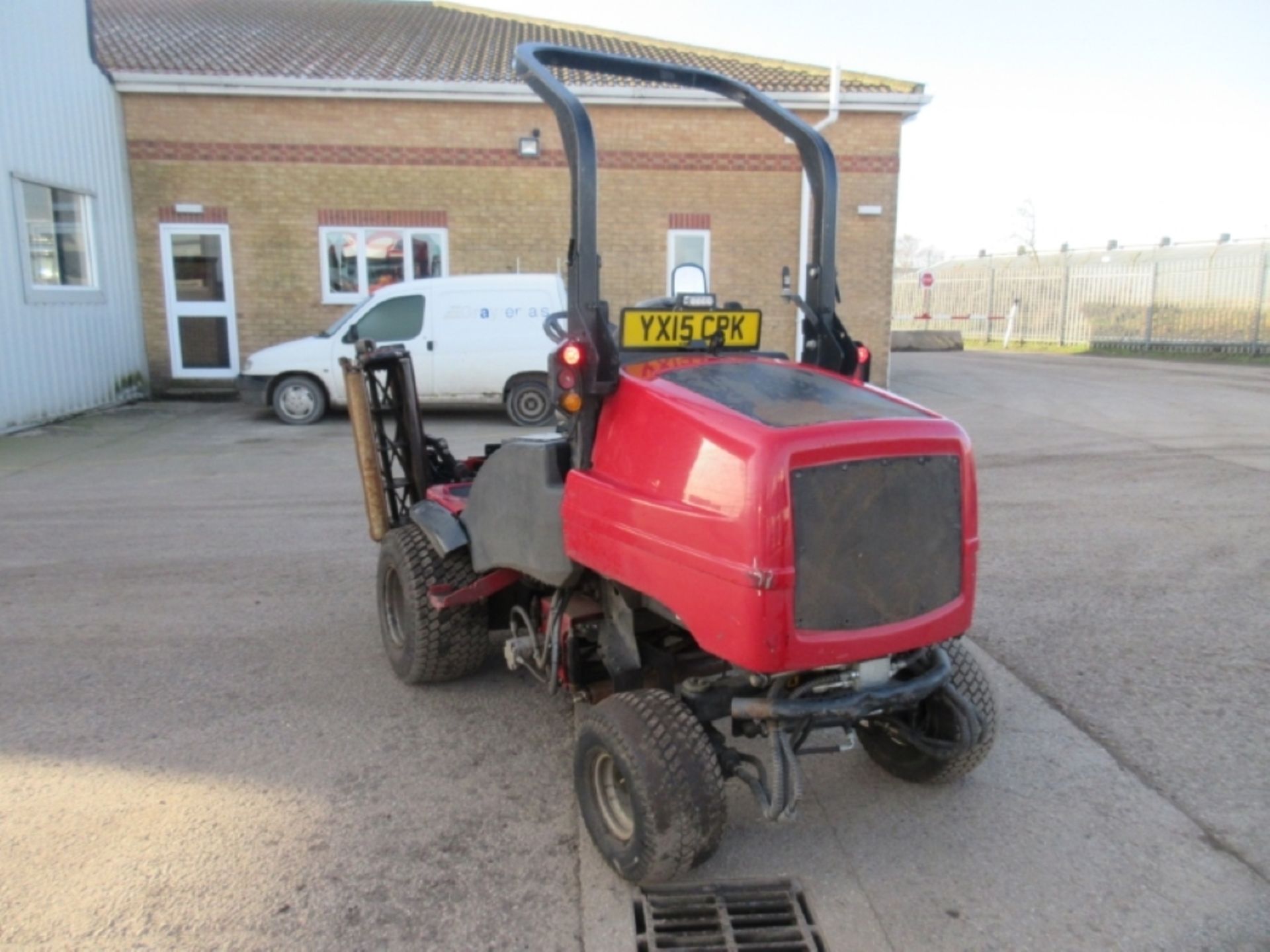 TORO LT3340 LT3340 - 1498cc Plant Diesel Automatic - VIN: 30657314000302 - Year: 2015 - 3,084 - Image 4 of 8