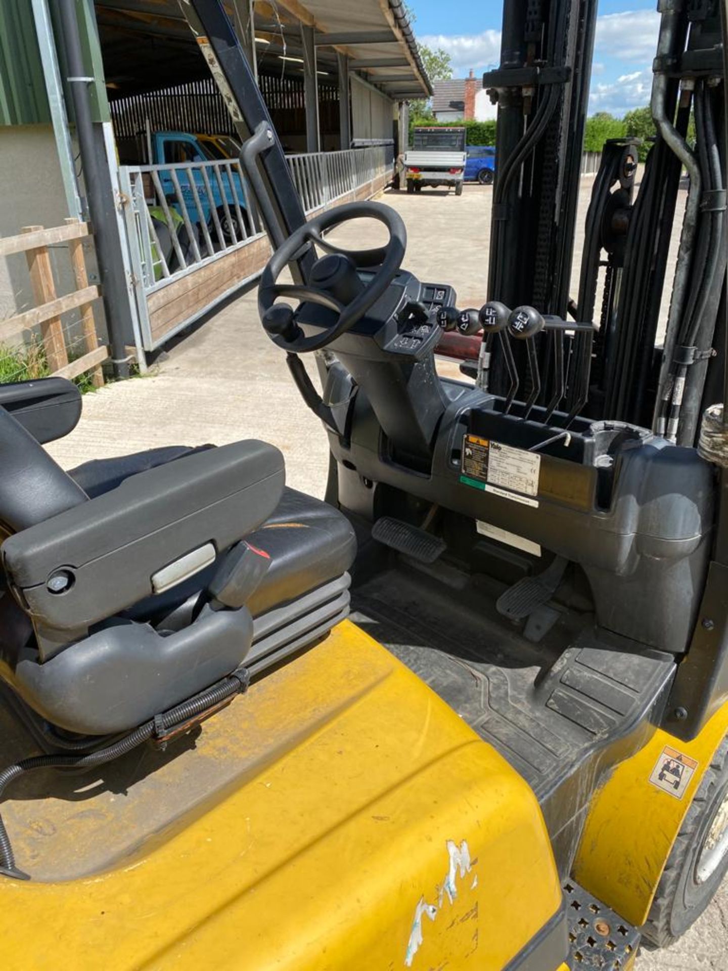 YALE GLP25VX E2170 Plant LPG - VIN: B875B22963J - Year:2011 Triplex Forklift, Hydraulic Fork - Image 4 of 6