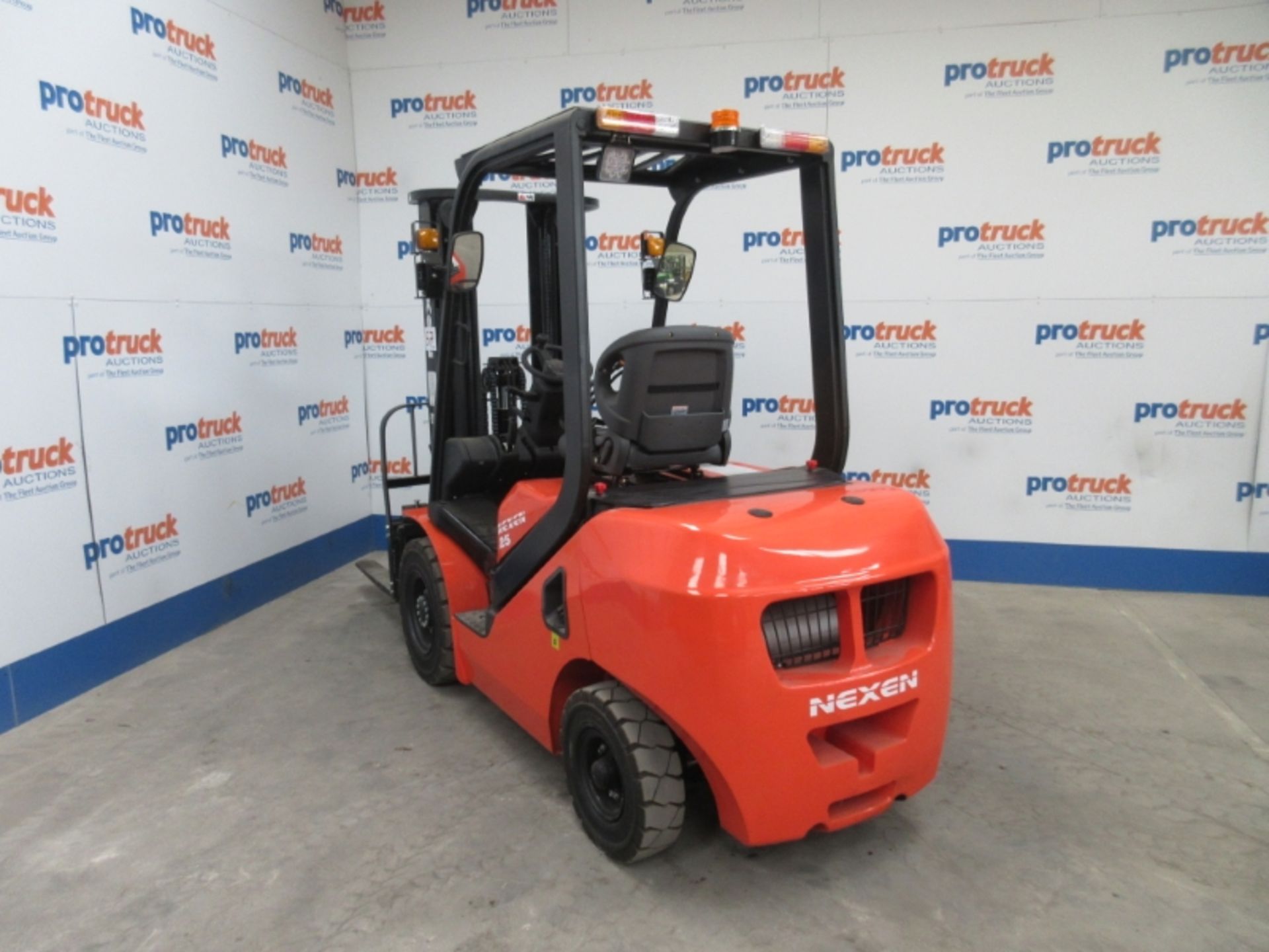 NEXEN FDR25 Plant Diesel - VIN: R2C1831J - Year: 2019 - 2 Hours - Triplex Forklift, Sideshift, * - Image 3 of 7