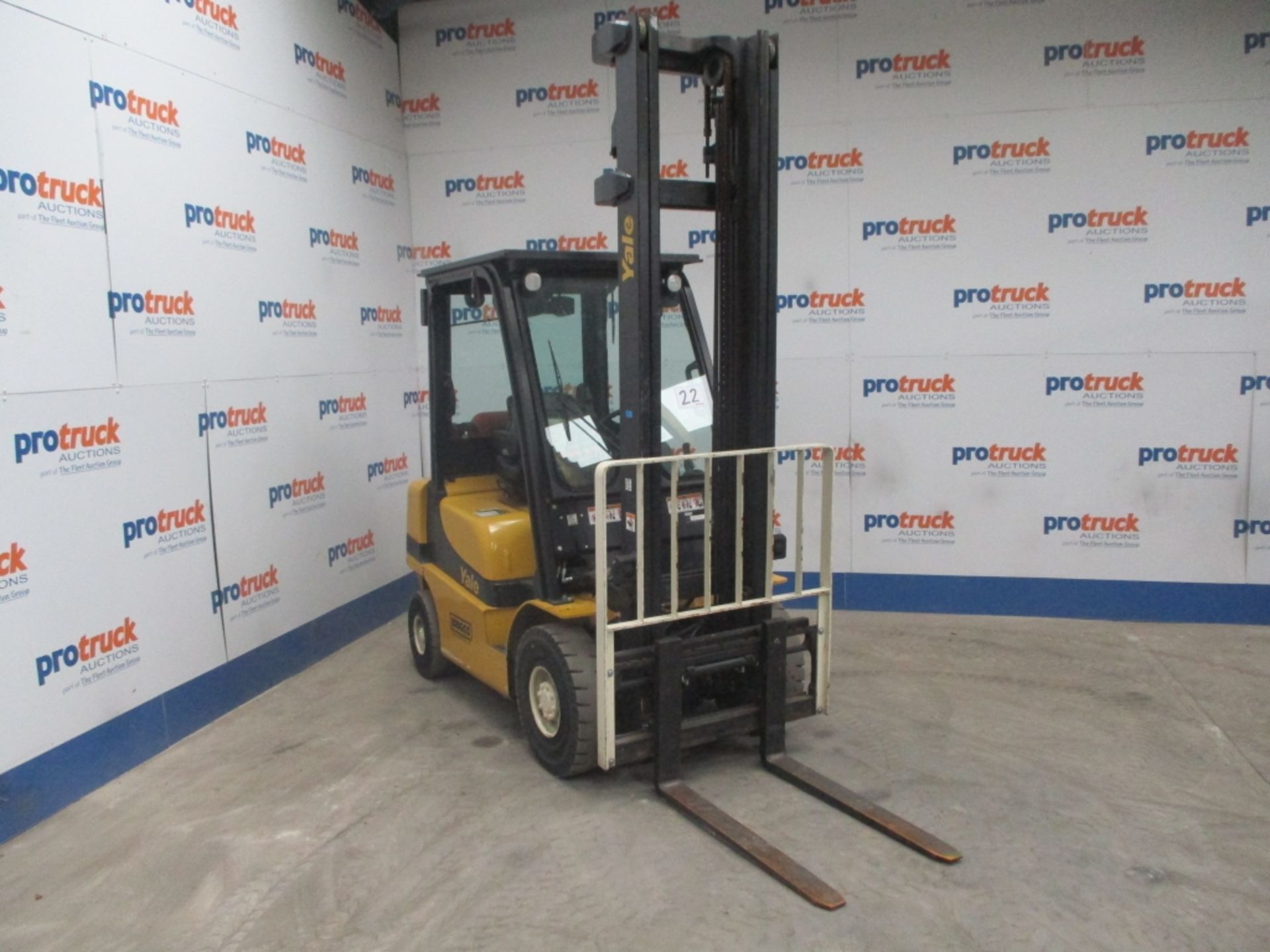 YALE GLP25MX V3020 Plant LPG / CNG - VIN: A390B01978R - Year: 2017 - 838 Hours - Duplex Forklift, - Image 2 of 7