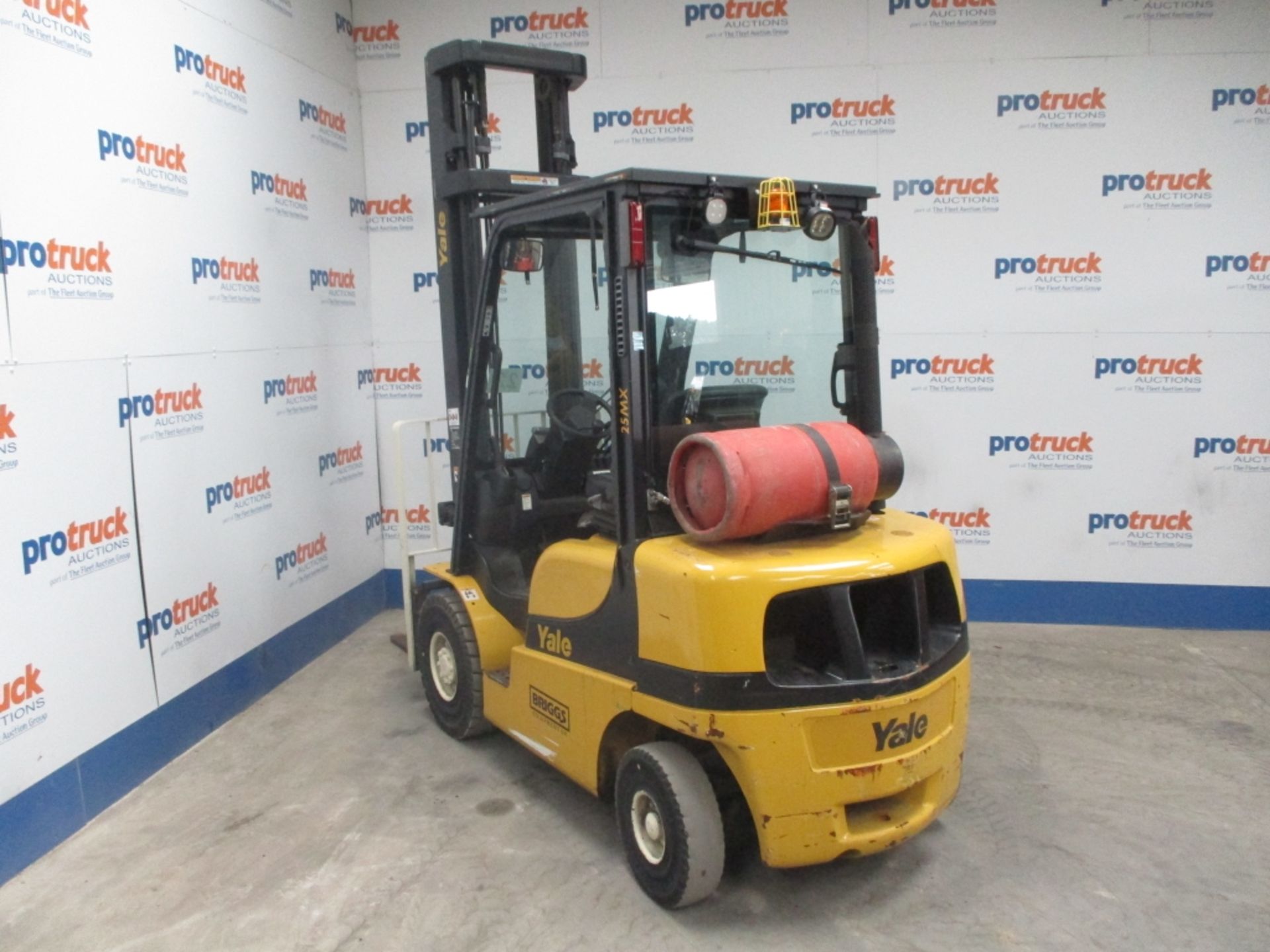 YALE GLP25MX V3020 Plant LPG / CNG - VIN: A390B01978R - Year: 2017 - 838 Hours - Duplex Forklift, - Image 3 of 7