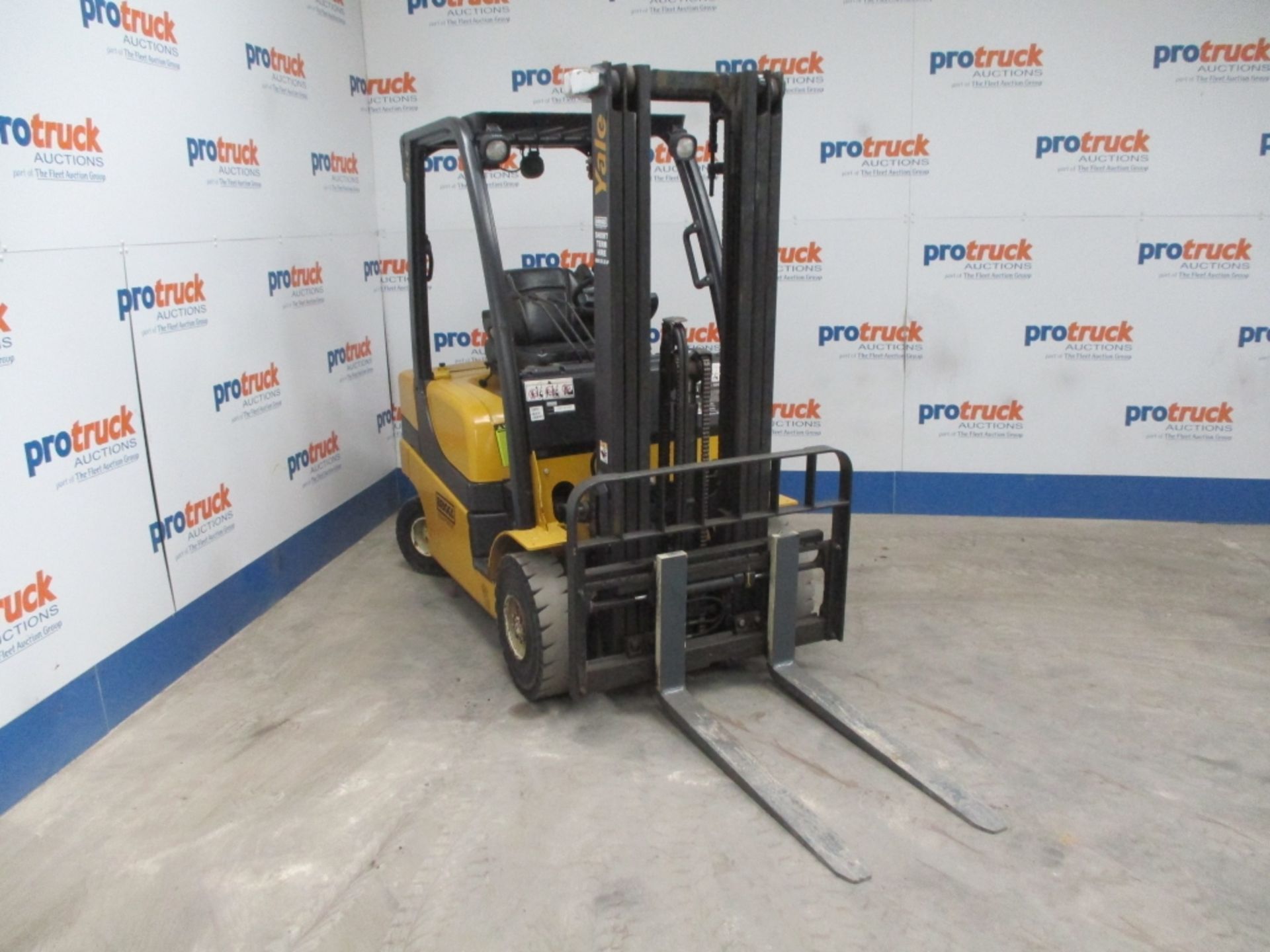 YALE GDP25LX E2200 Plant Diesel - VIN: A974B01866M - Year: 2014 - 3,355 Hours - Duplex Forklift, - Image 2 of 6