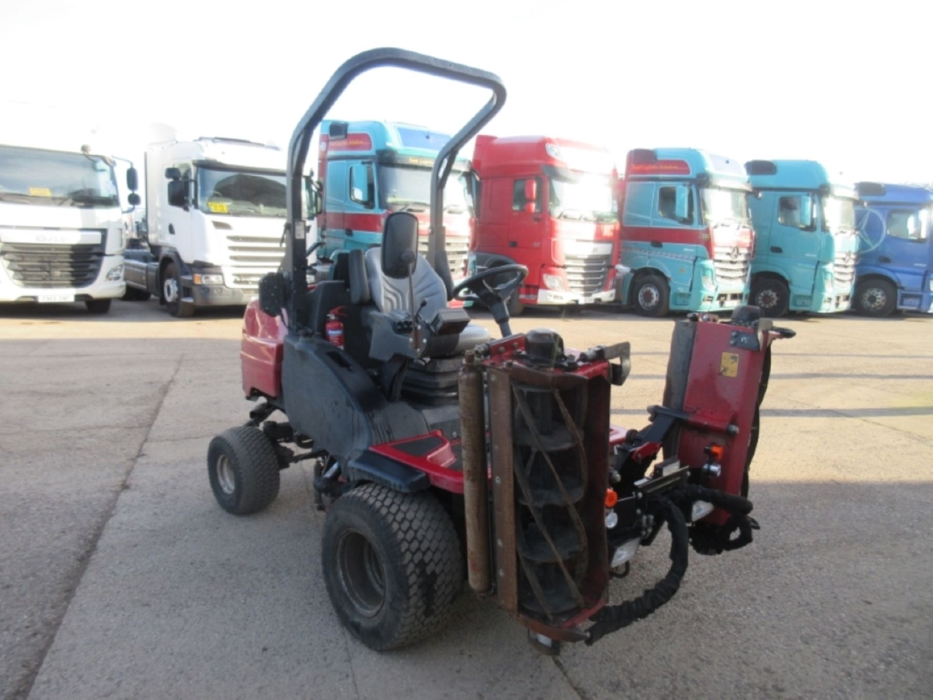 TORO LT3340 LT3340 - 1498cc Plant Diesel Automatic - VIN: 30657314000302 - Year: 2015 - 3,084 - Image 2 of 8