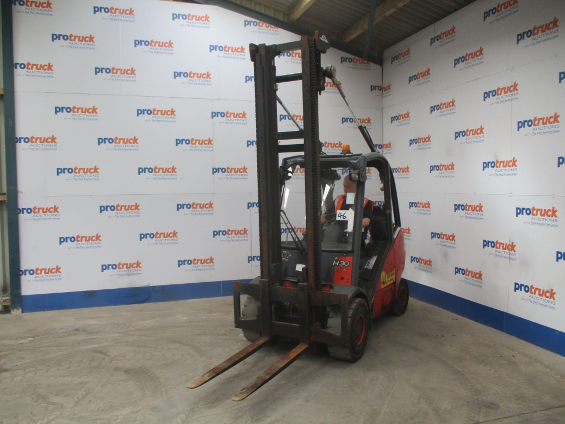 LINDE H30 Plant LPG / CNG - VIN: H2X393S03480 - Year: 2005 - 10,609 Hours - Duplex Forklift, R.D.