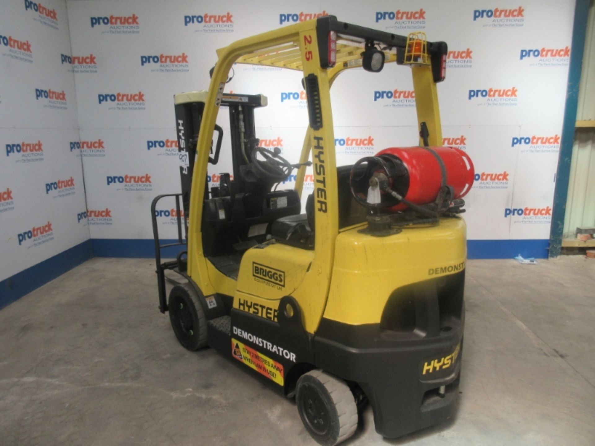 HYSTER S2.5FT Plant LPG / CNG - VIN: F187V24591L - Year: 2013 - 2,654 Hours - 4.35M Triplex - Image 3 of 7