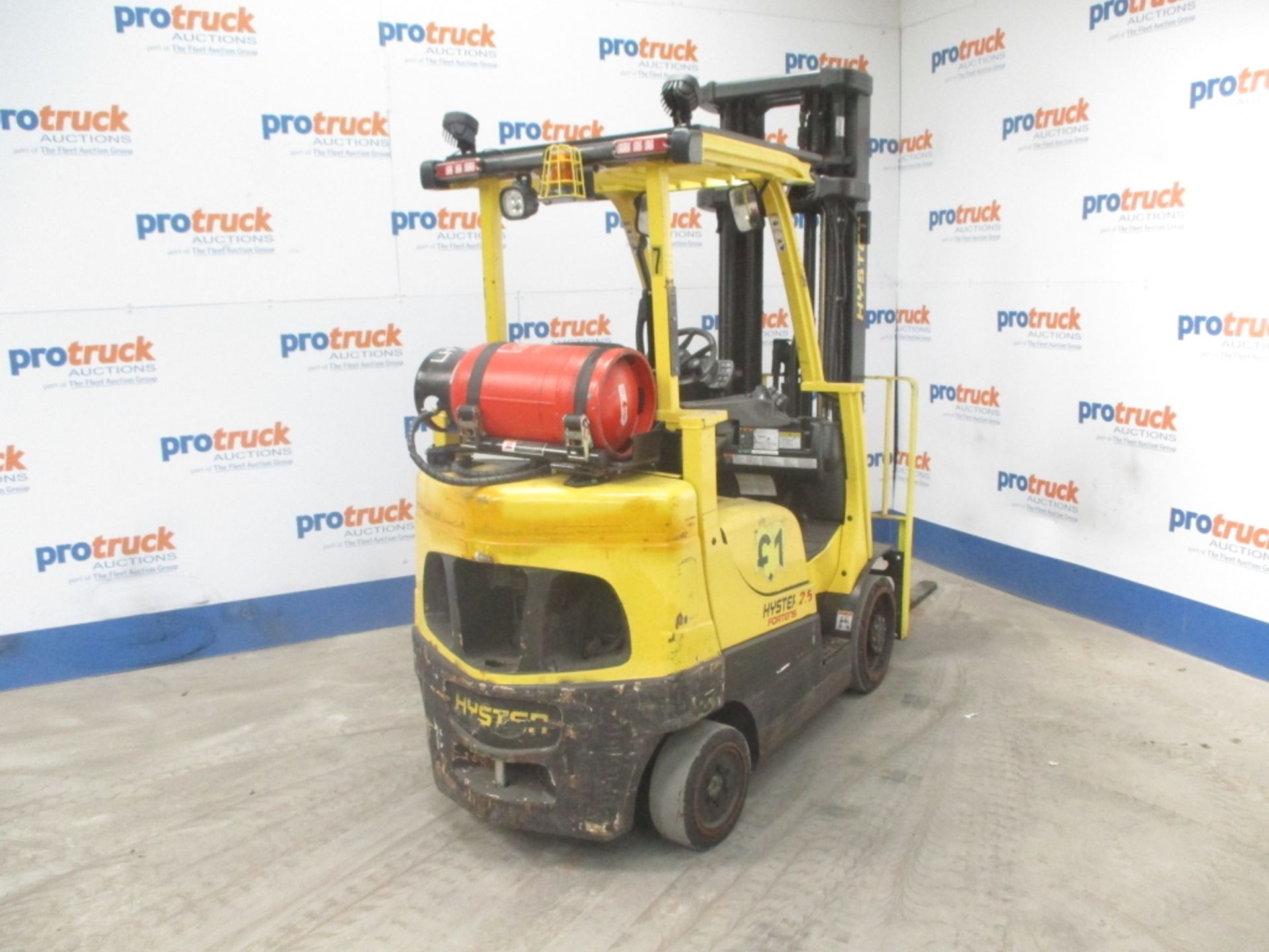 HYSTER S2.5FT Plant LPG / CNG - VIN: F187V24598L - Year: 2013 - 8,834 Hours - 6M Triplex Forklift, - Image 3 of 7