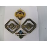 A Motor Cab Steward owners/drivers enamel pin along with three RAC badges.