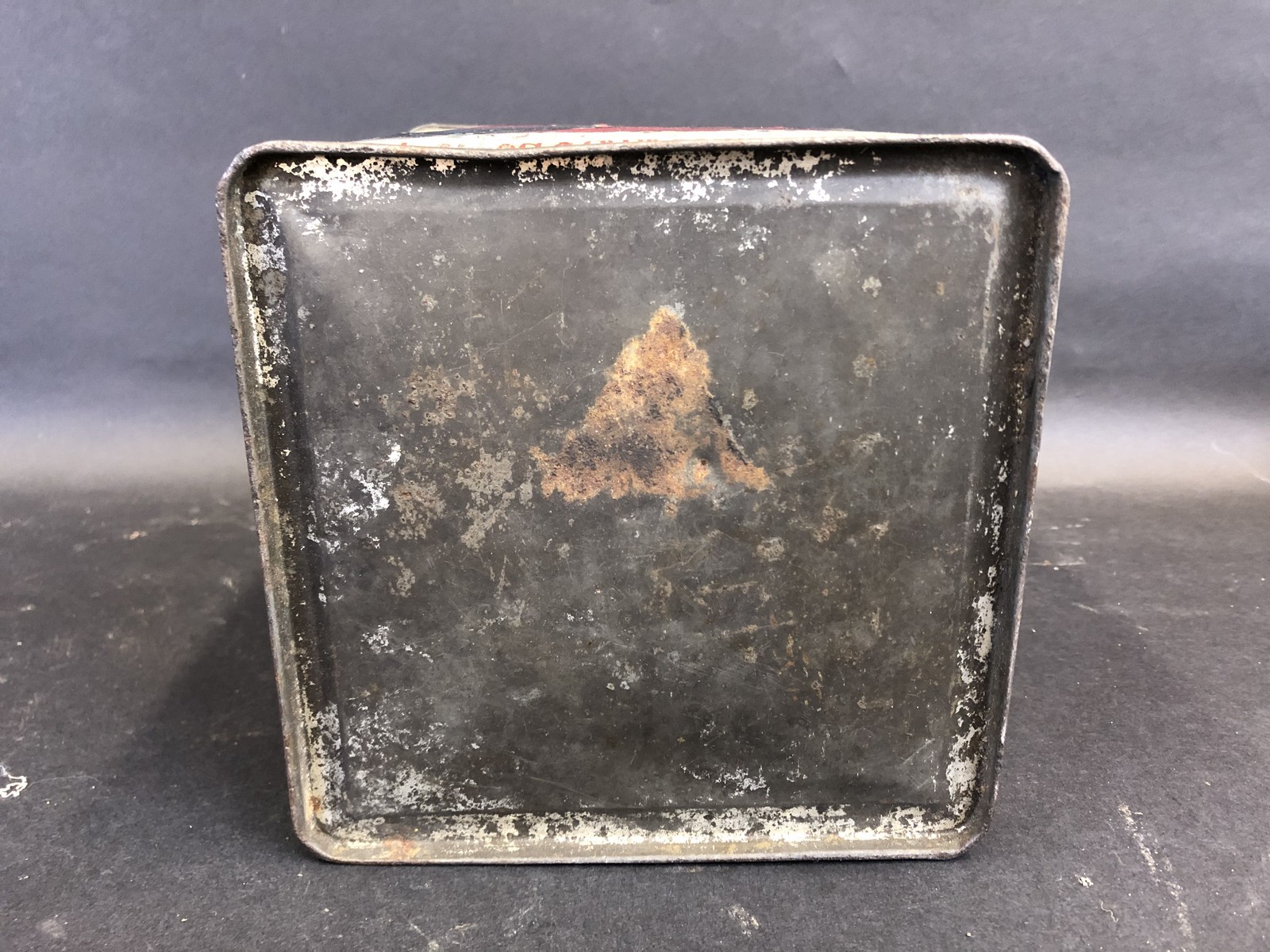 A rare K.L.Allan & Co. of Rainford, Lancs. square 7lb grease tin with images of a vintage motor - Image 4 of 5