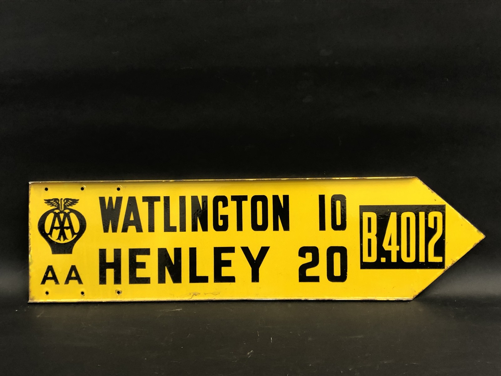 An AA double sided directional enamel sign, in excellent condition, pointing to Henley and - Image 4 of 6