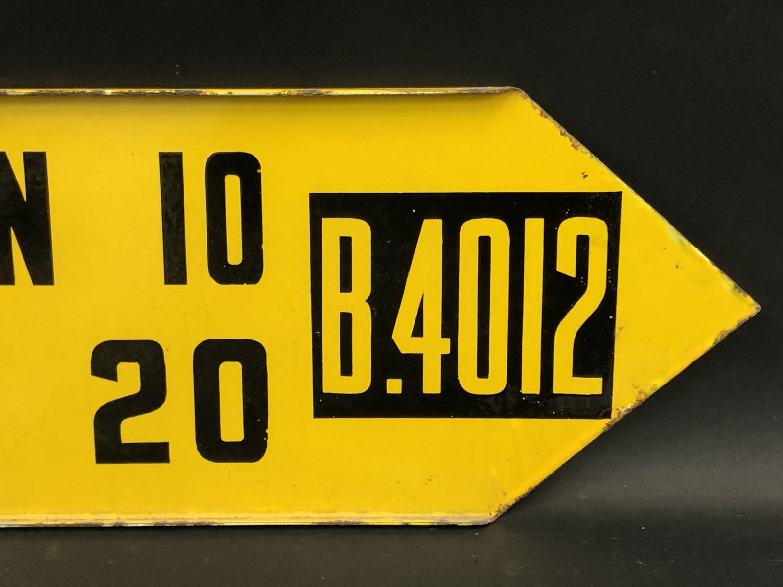 An AA double sided directional enamel sign, in excellent condition, pointing to Henley and - Image 6 of 6