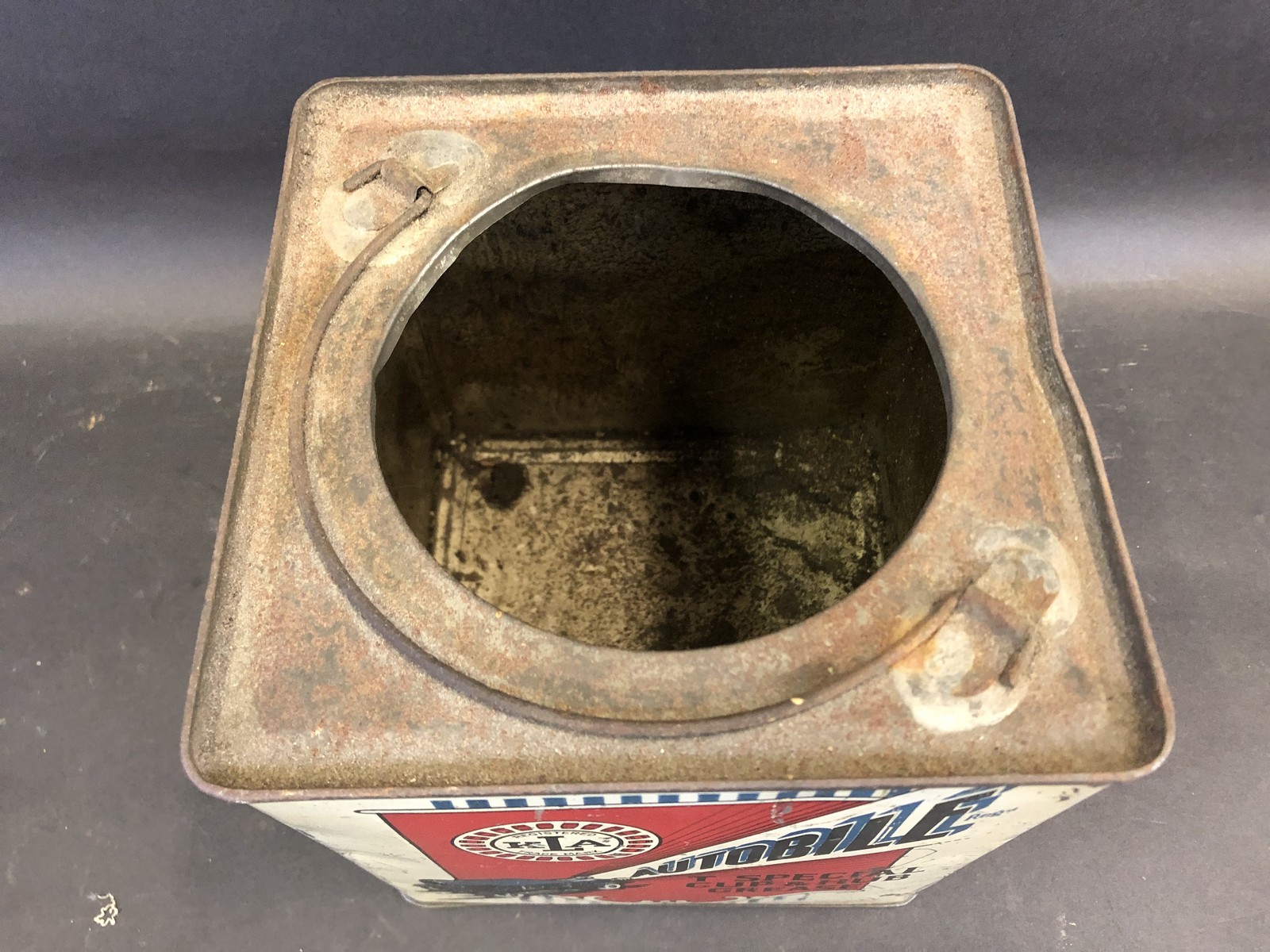 A rare K.L.Allan & Co. of Rainford, Lancs. square 7lb grease tin with images of a vintage motor - Image 3 of 5