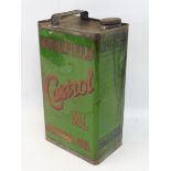 A Wakefield Castrol Motor Oil XL grade gallon can.