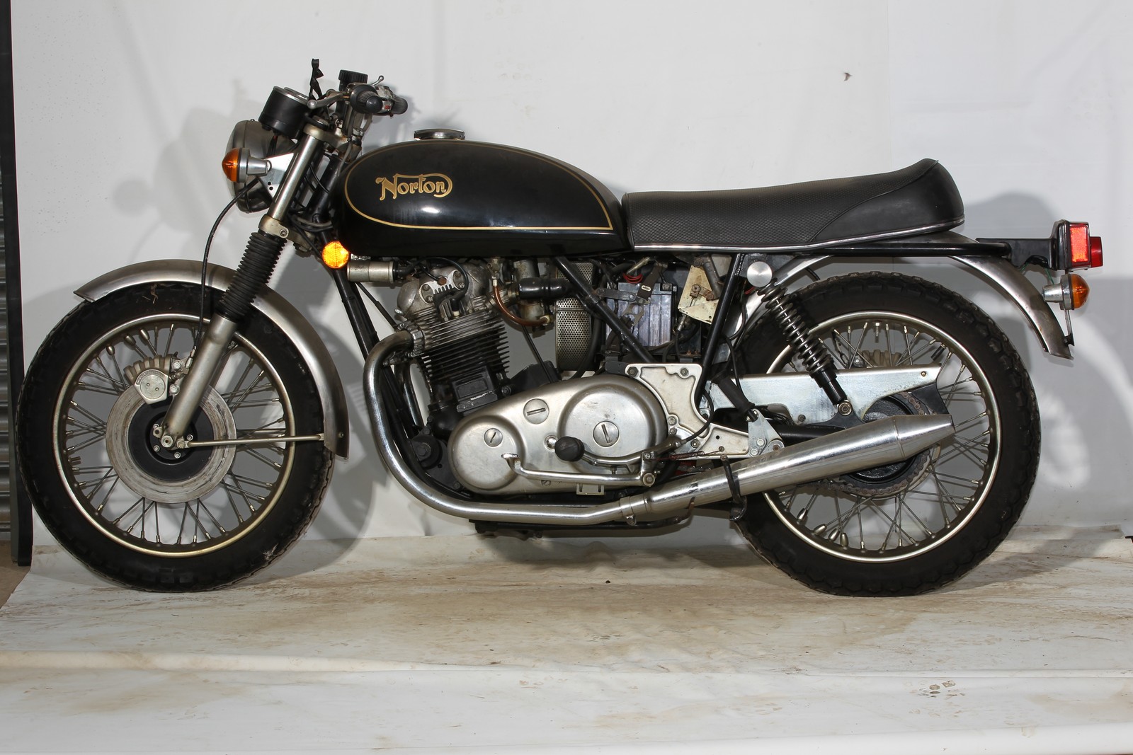 Norton Commando - Image 4 of 8