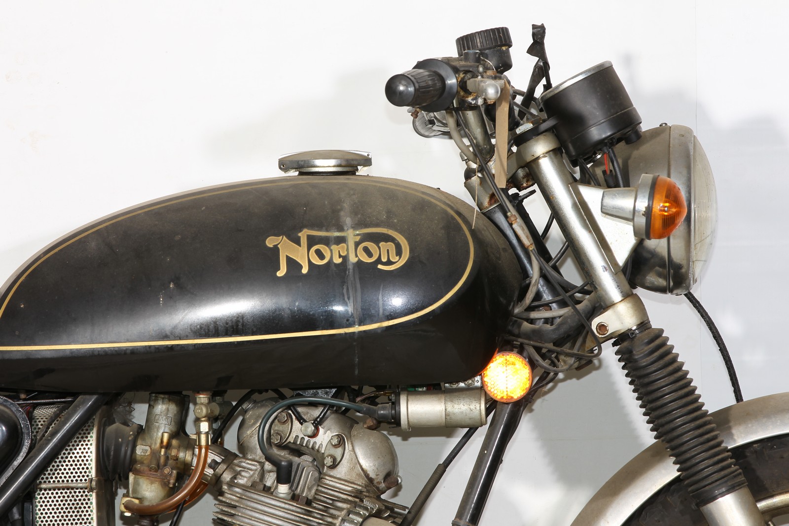 Norton Commando - Image 2 of 8