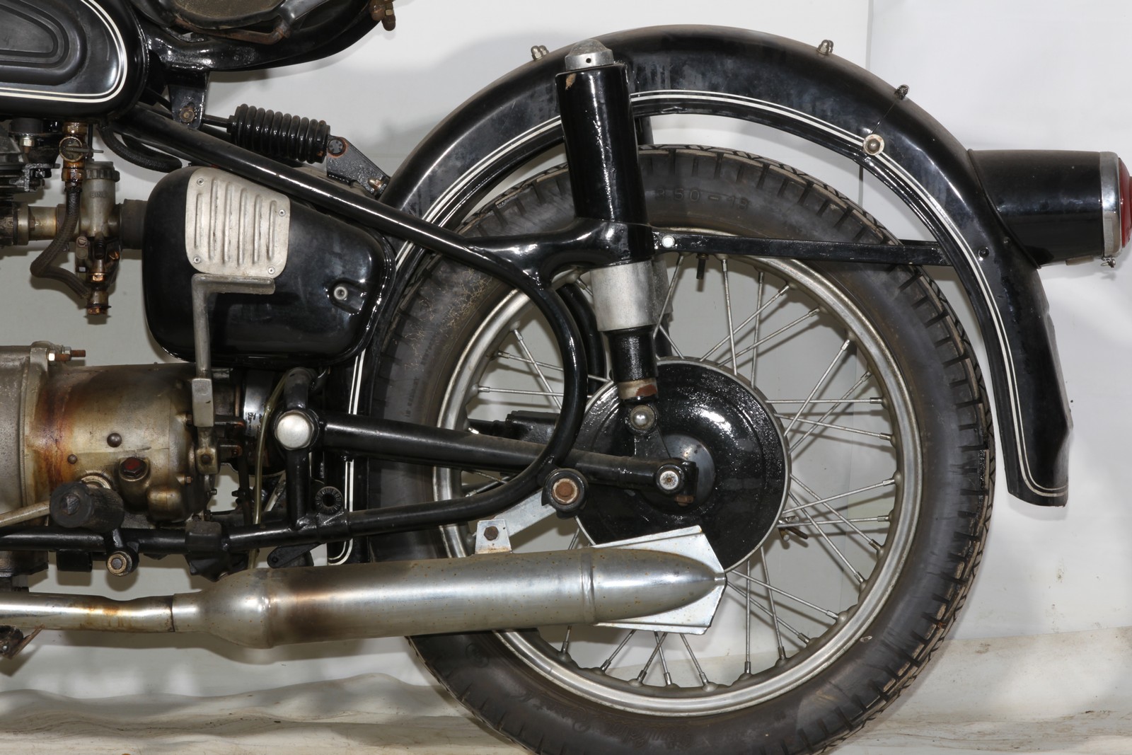 1960s BMW R27 247cc OHV Shaft Drive - Image 5 of 8
