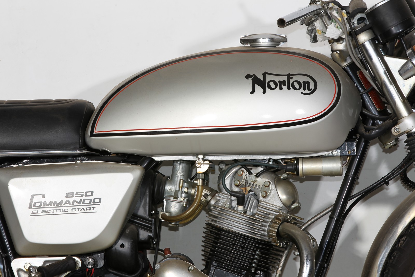 Norton Commando 850cc Electric Start - Image 3 of 10