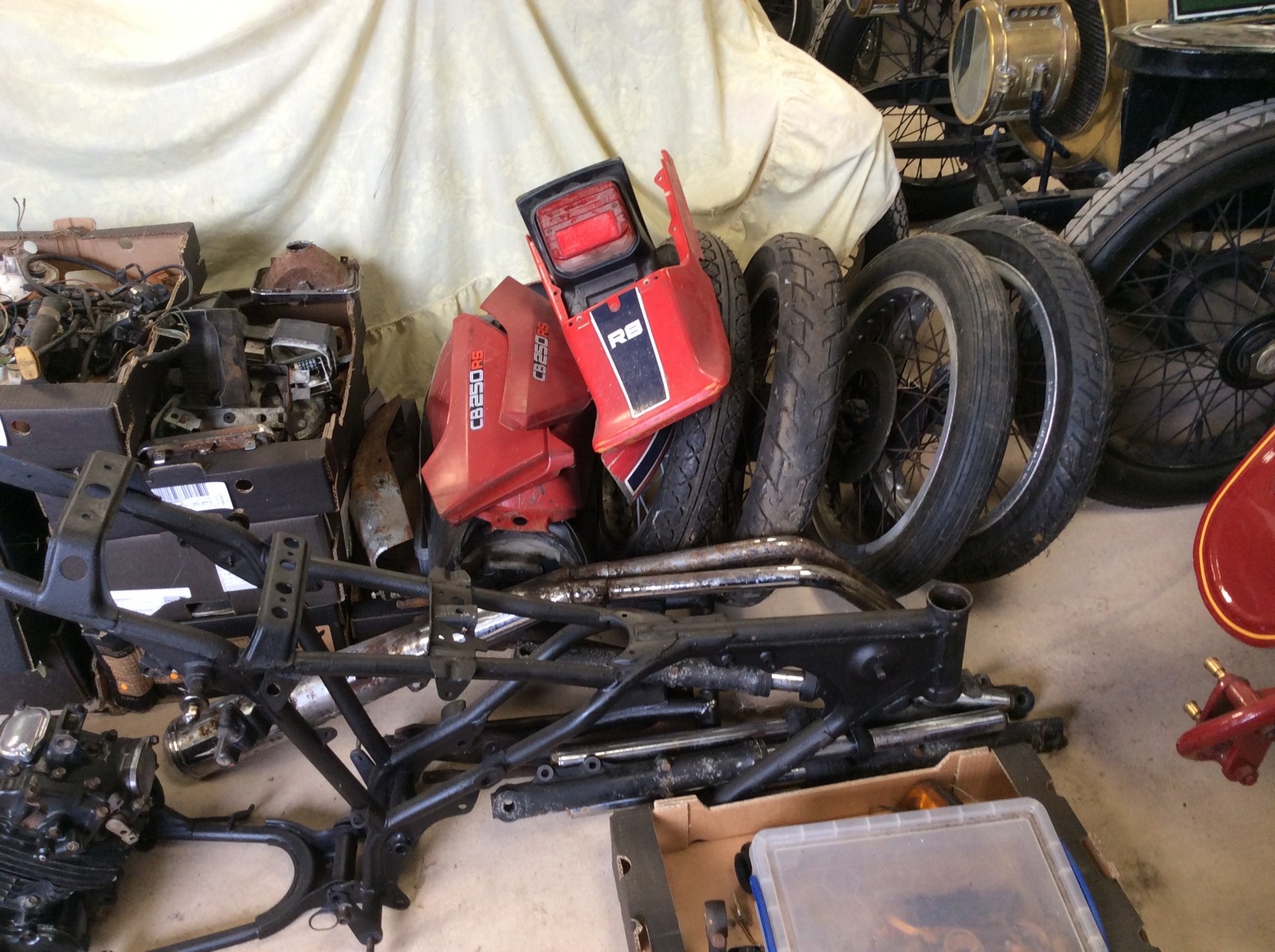 1981 Honda CB 250 RS Completely Dismantled - Image 2 of 9