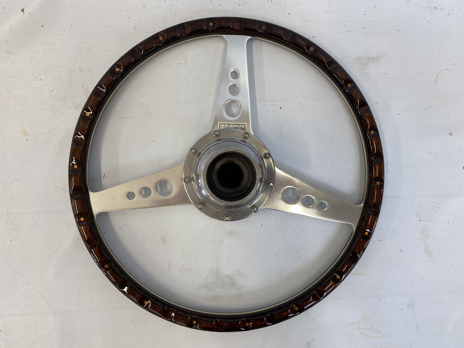 A good quality Jaguar three spoke aluminium and wooden rimmed steering wheel in excellent - Image 3 of 3