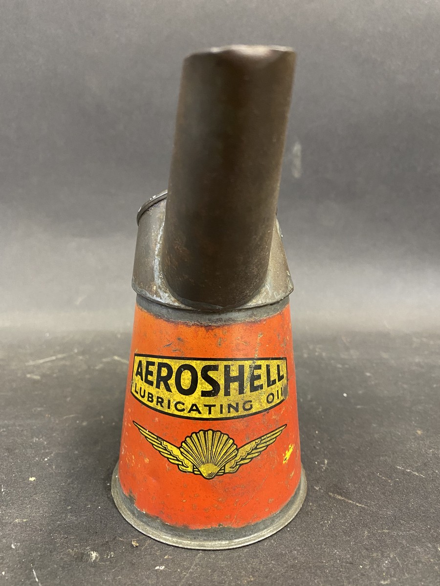 A rare Aeroshell Lubricating Oil half pint measure in good condition. - Image 2 of 5