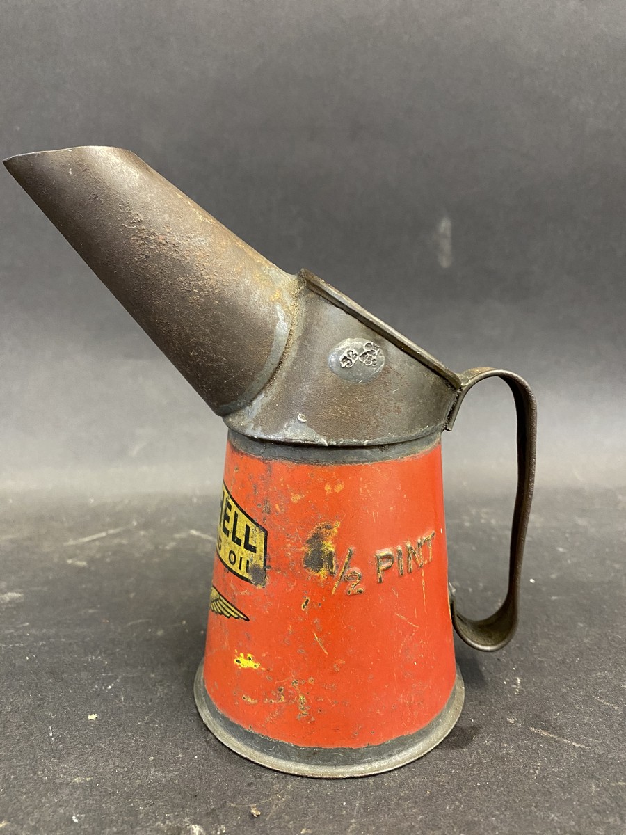 A rare Aeroshell Lubricating Oil half pint measure in good condition. - Image 3 of 5