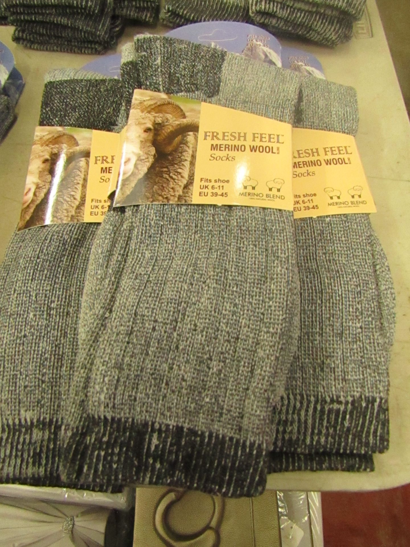 3 x pairs Fresh Feel Merino Wool Socks size 6-11 new & packaged