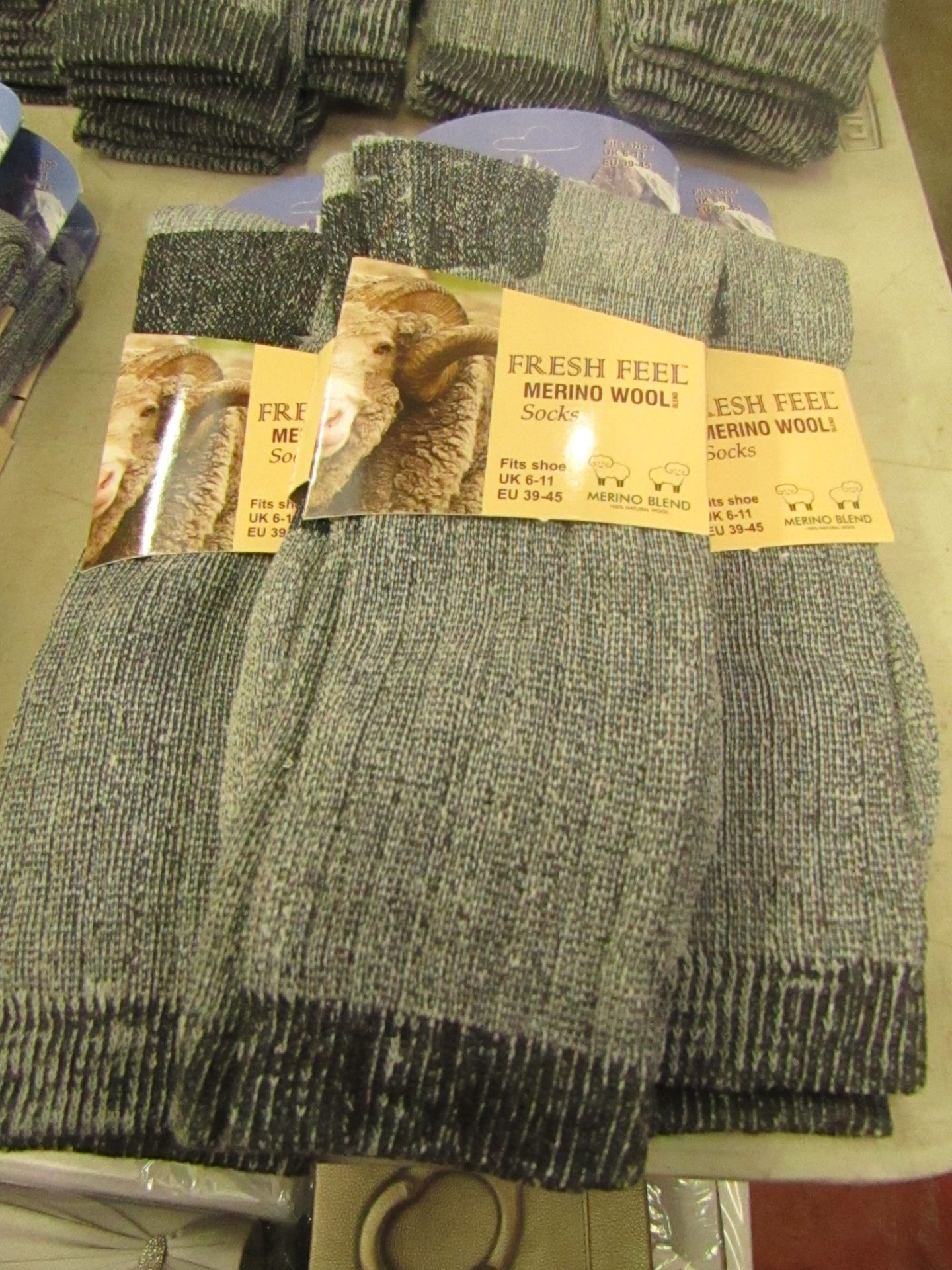 3 x pairs Fresh Feel Merino Wool Socks size 6-11 new & packaged