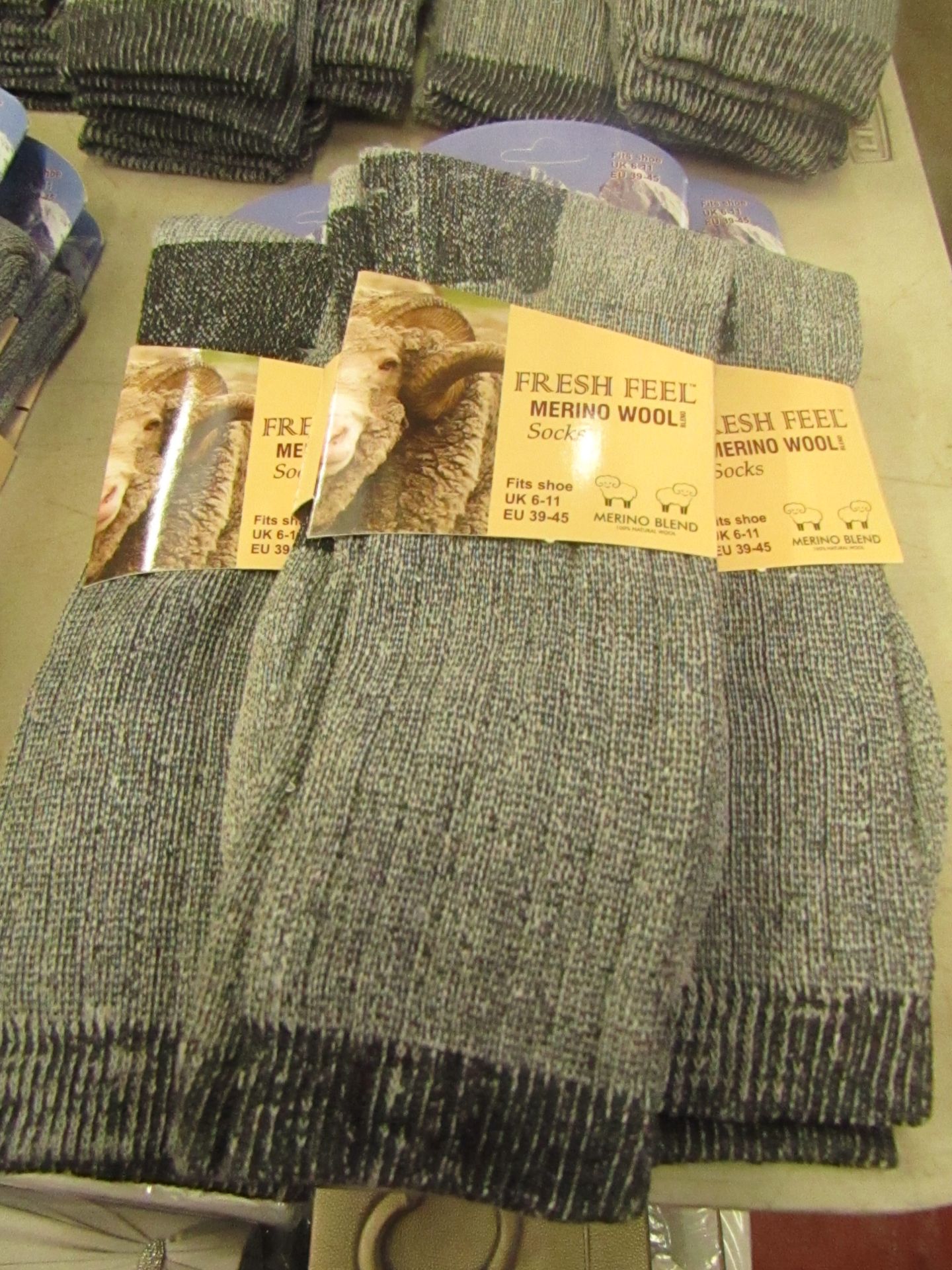 3 x pairs Fresh Feel Merino Wool Socks size 6-11 new & packaged