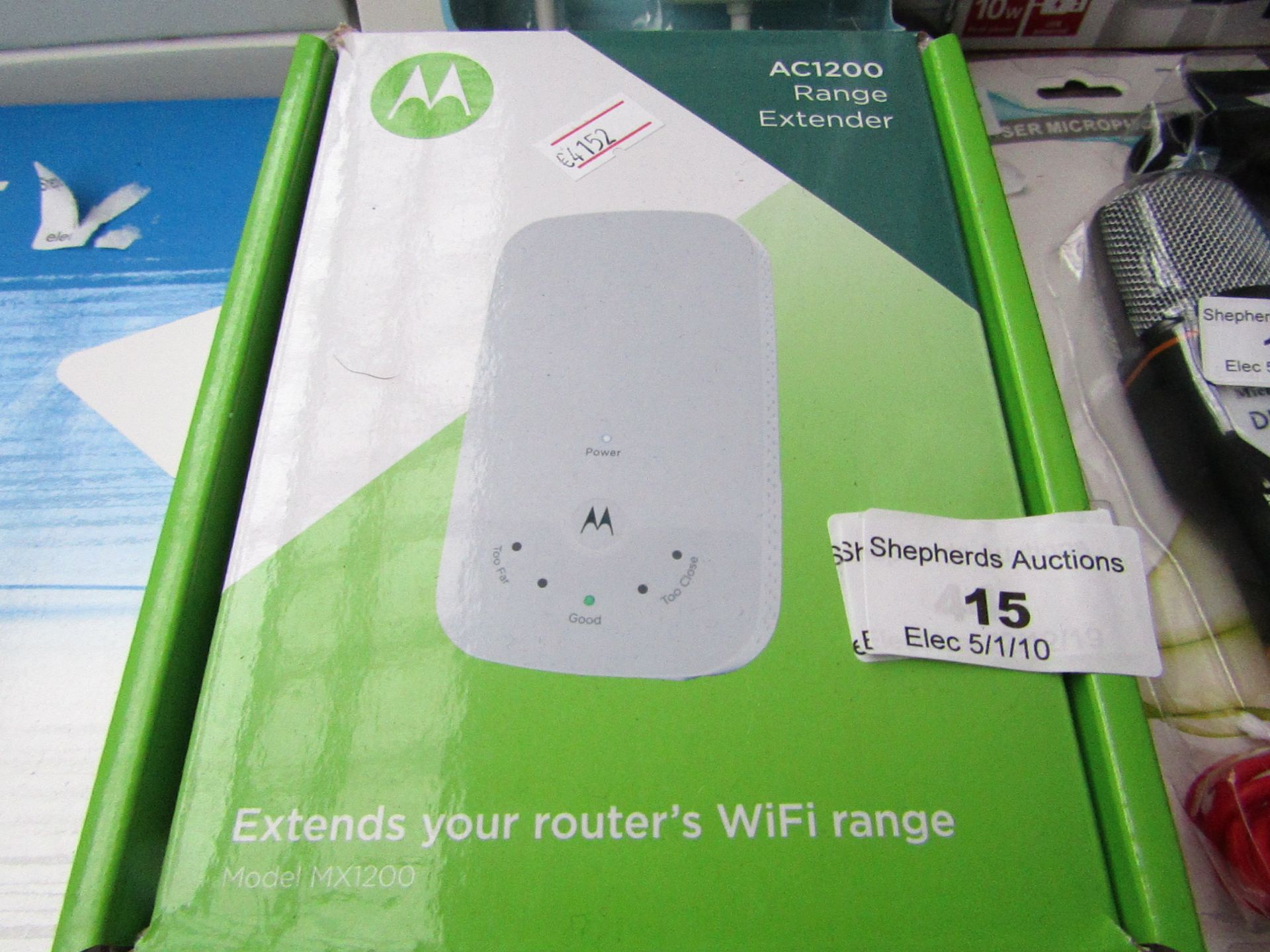 Motorola - AC1200 - WIFI Range Extender, untested and boxed.