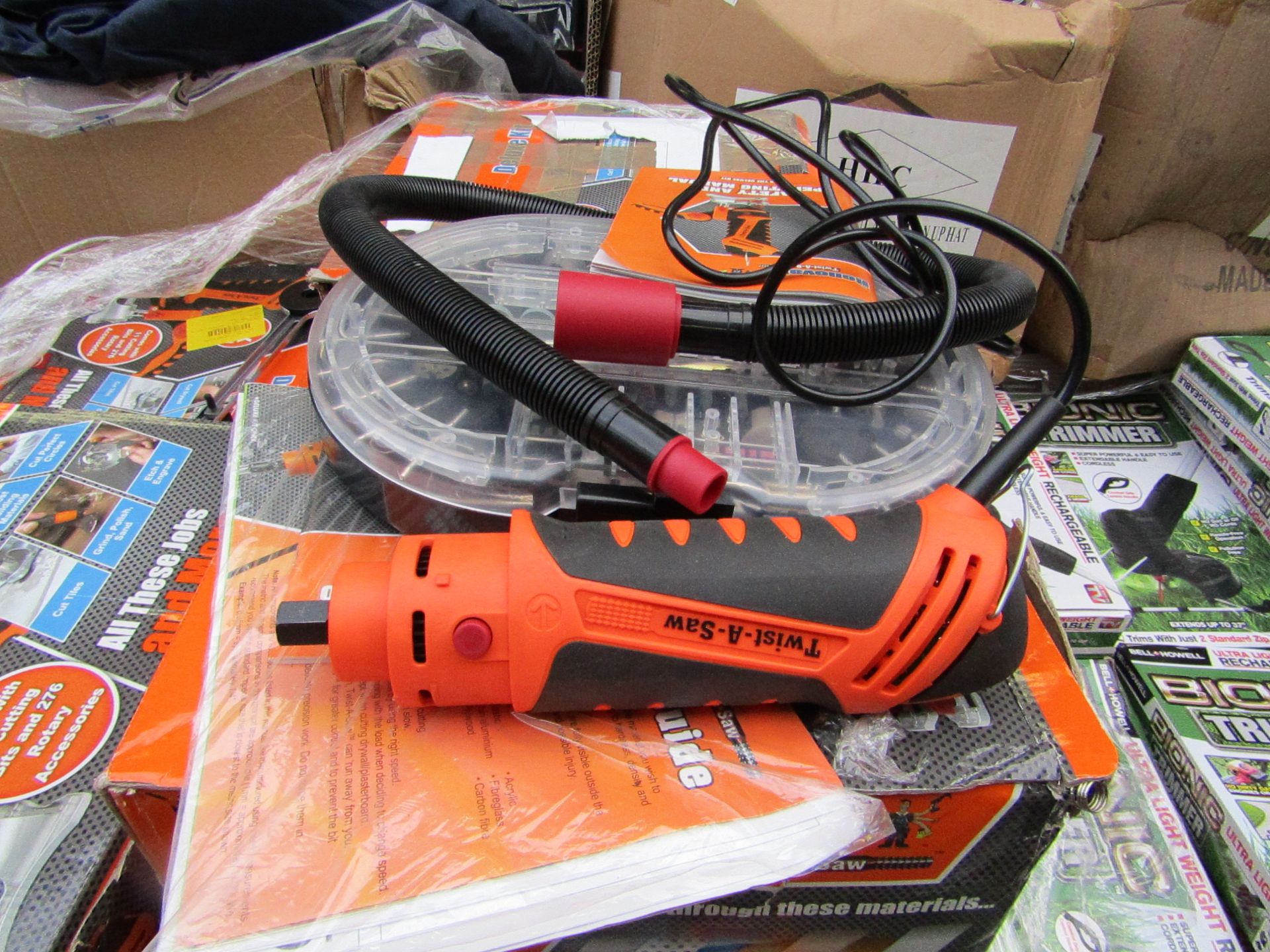 | 1x | The Renovator Twist-a-Saw Deluxe Kit | Tested working and boxed (we havent checked all