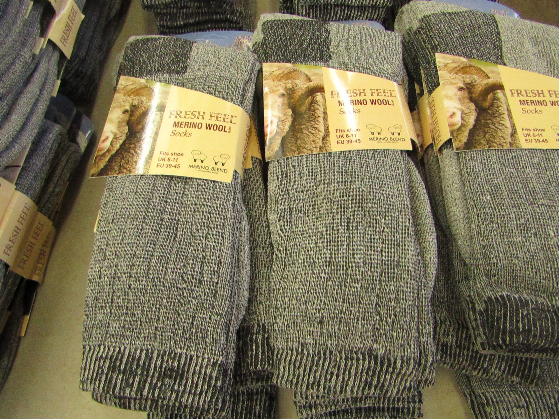 4 X Pairs of Fresh Feel Merino Wool Socks size 6-11, new in packaging