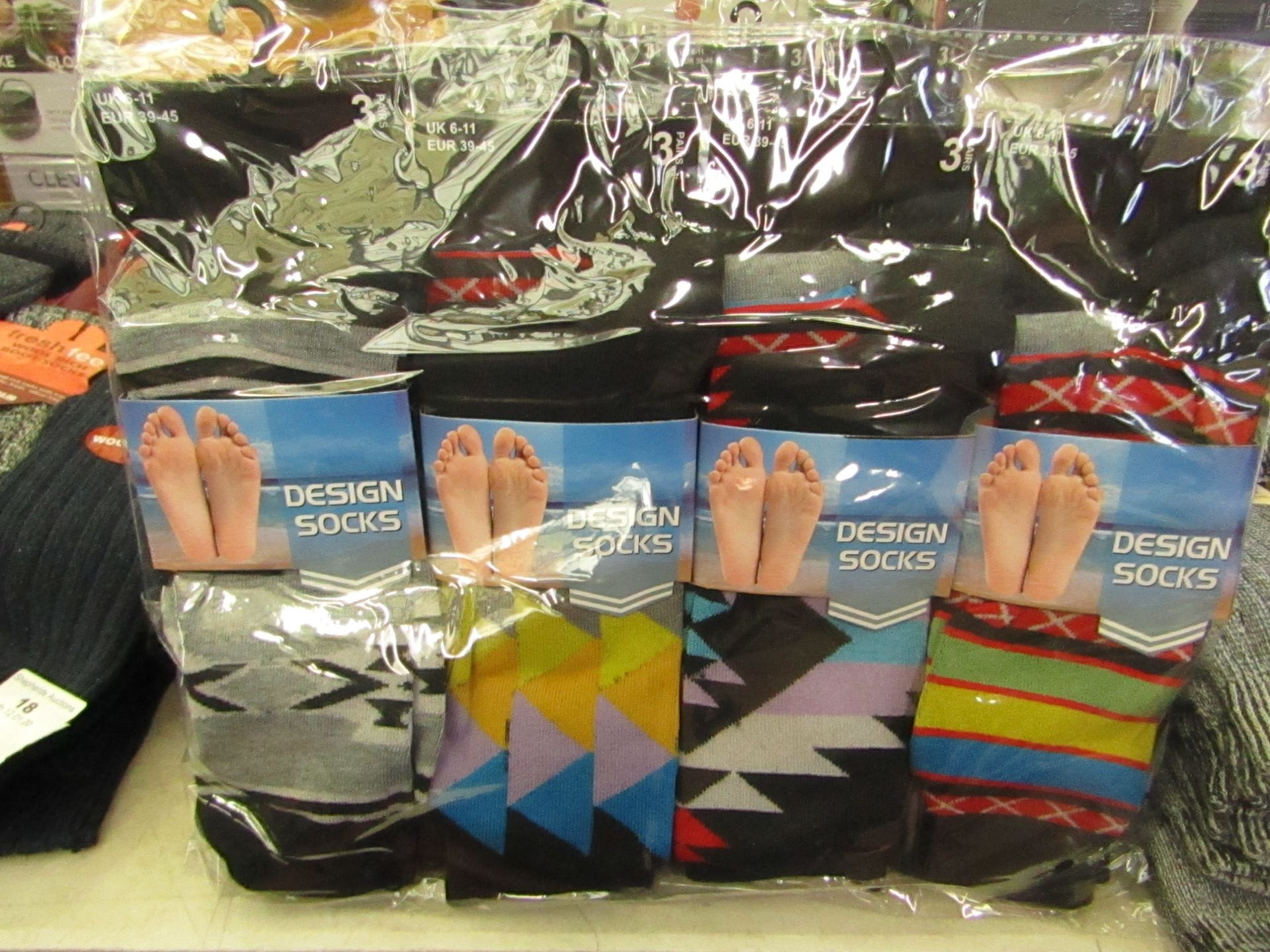 12 X Pairs of Mens Design socks size 6-11 new in packaging