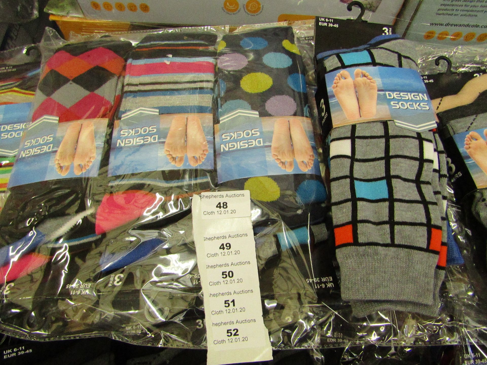 12 X Pairs of Mens Design Socks size 6-11 new in packaging