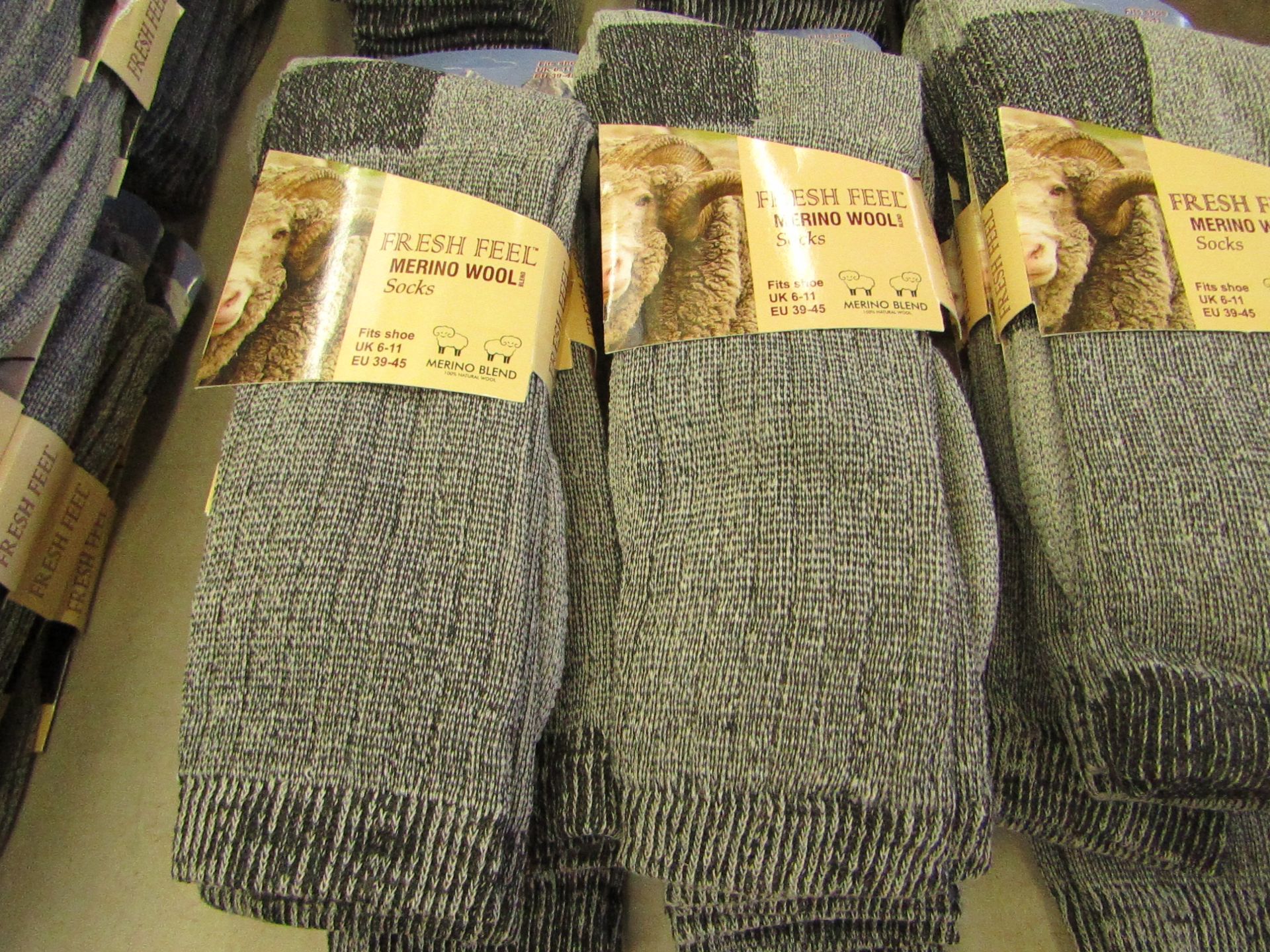 4 X Pairs of Fresh Feel Merino Wool Socks size 6-11, new in packaging