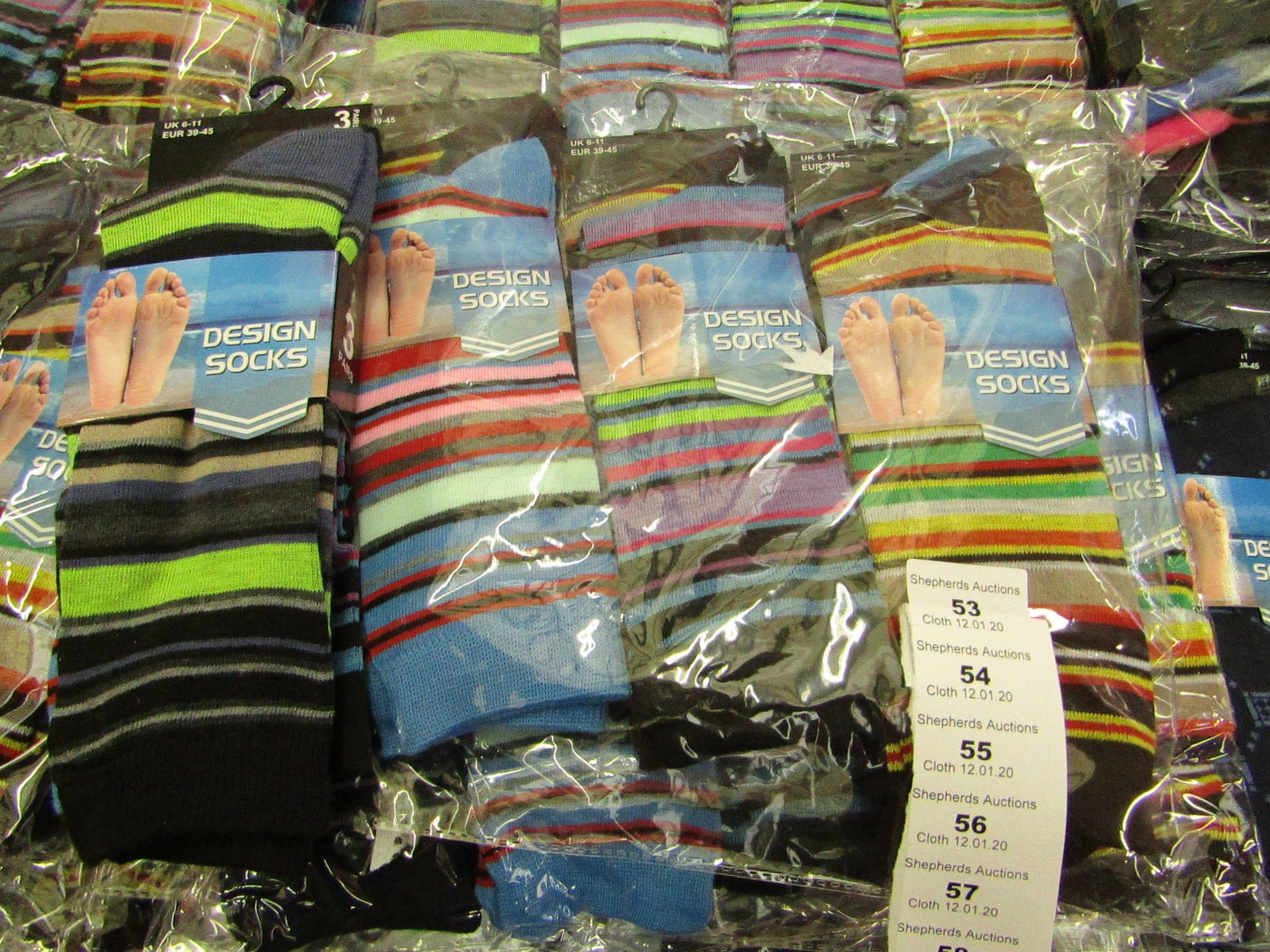 12 X Pairs of Mens Design Socks size 6-11 new in packaging