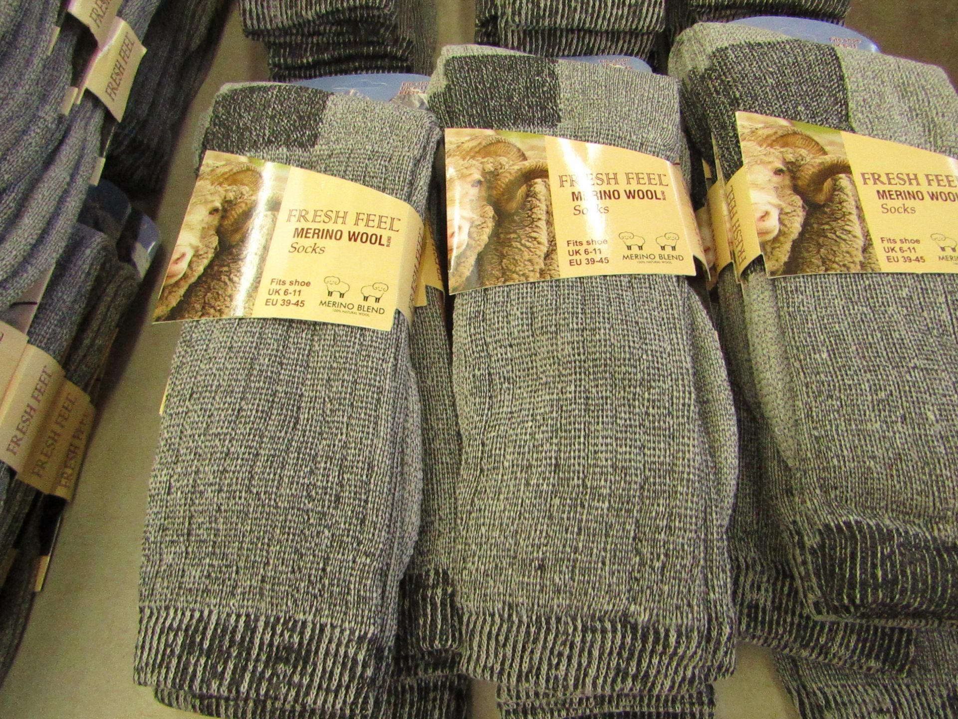 4 X Pairs of Fresh Feel Merino Wool Socks size 6-11, new in packaging