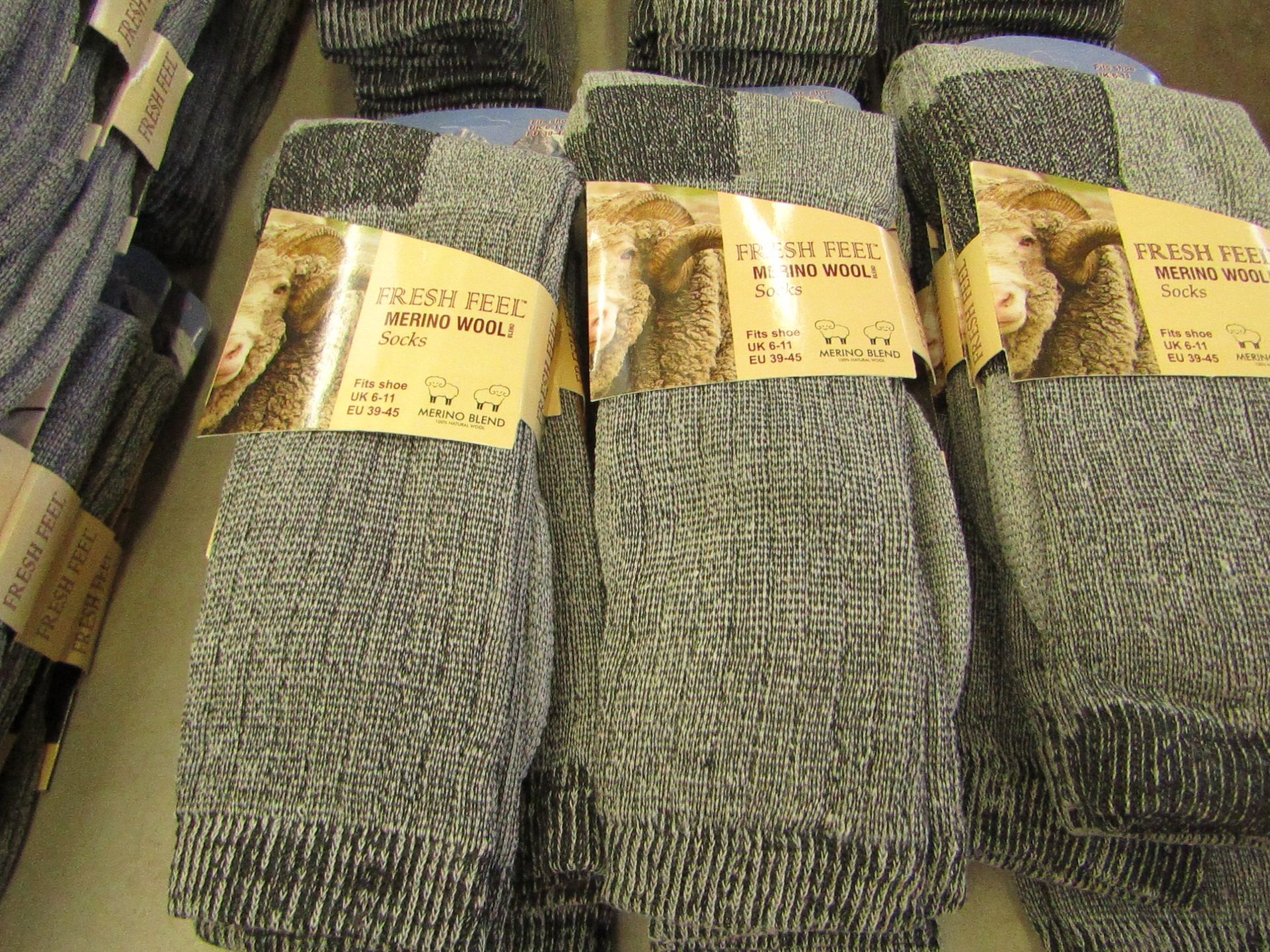 4 X Pairs of Fresh Feel Merino Wool Socks size 6-11, new in packaging