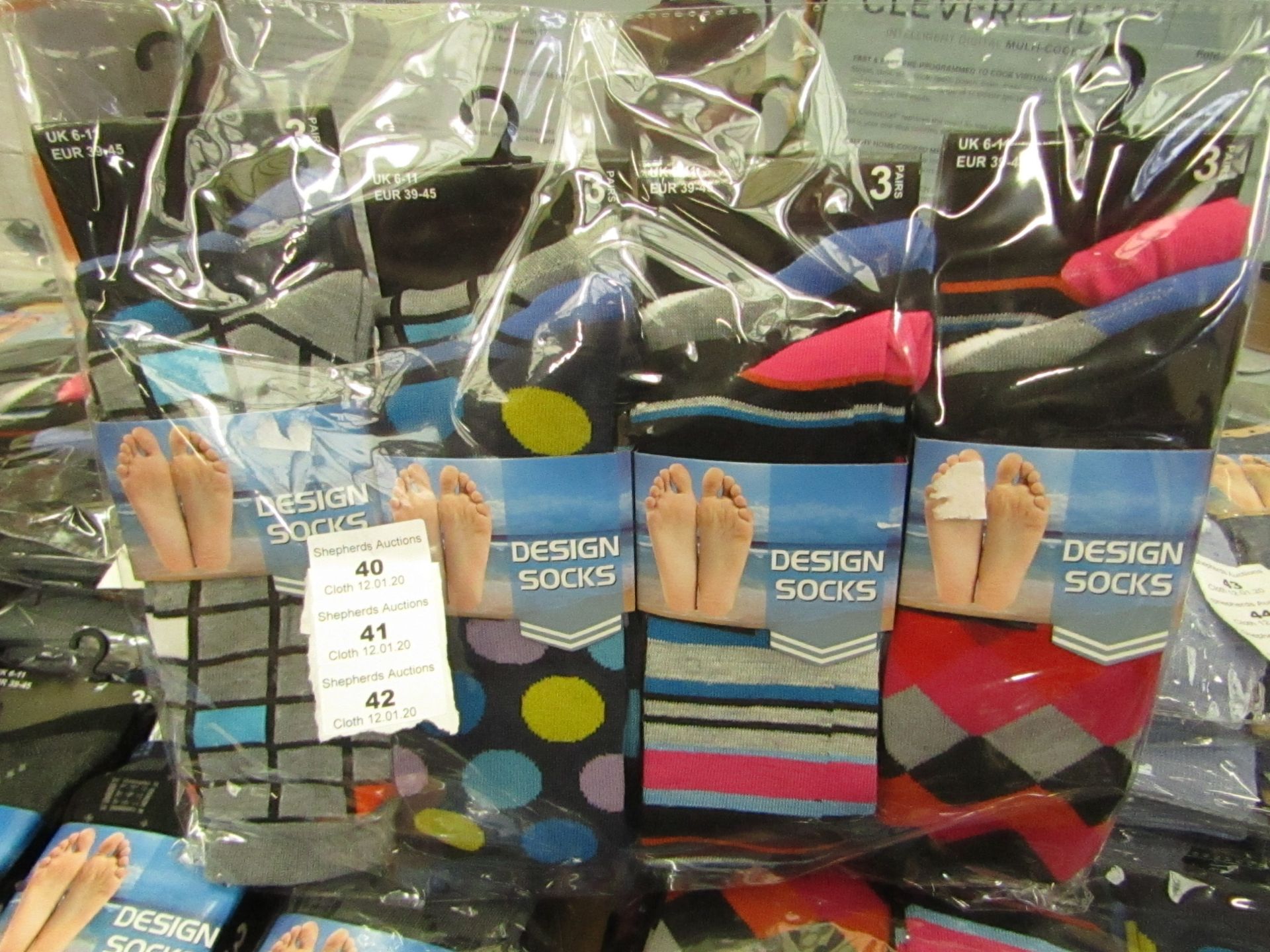 12 X Pairs of Mens Design Socks size 6-11 new in packaging