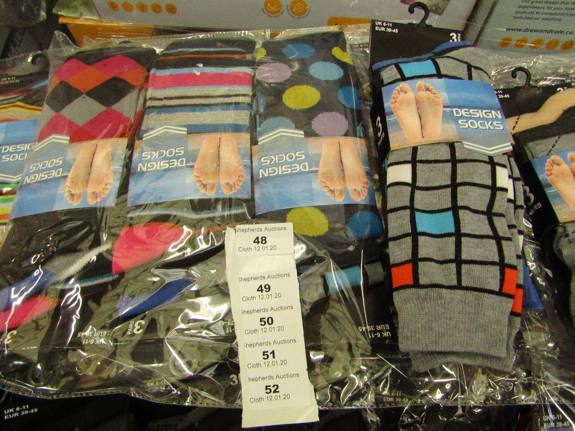 12 X Pairs of Mens Design Socks size 6-11 new in packaging