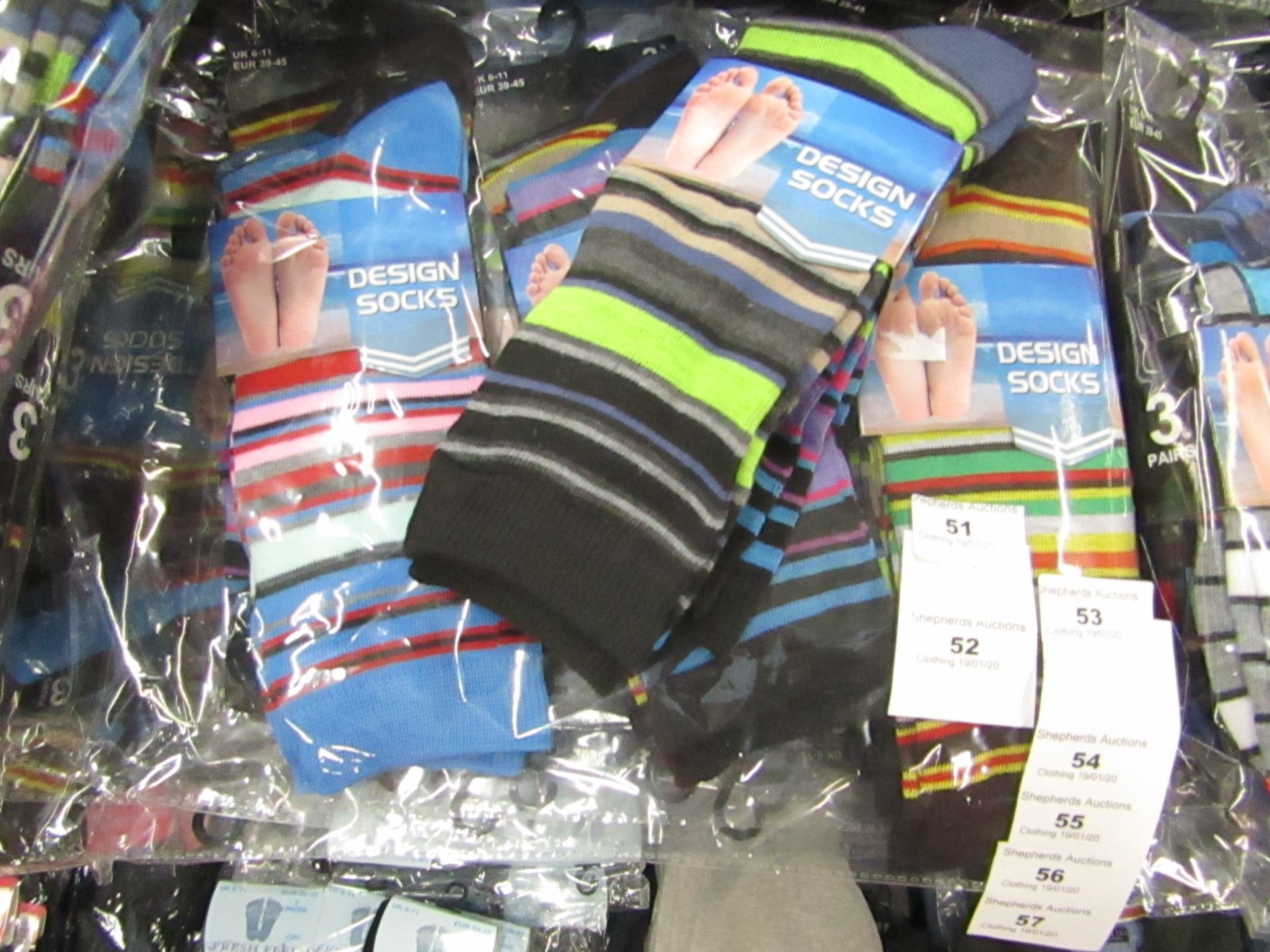 12 X Pairs of Mens Design Socks size 6-11 new in packaging