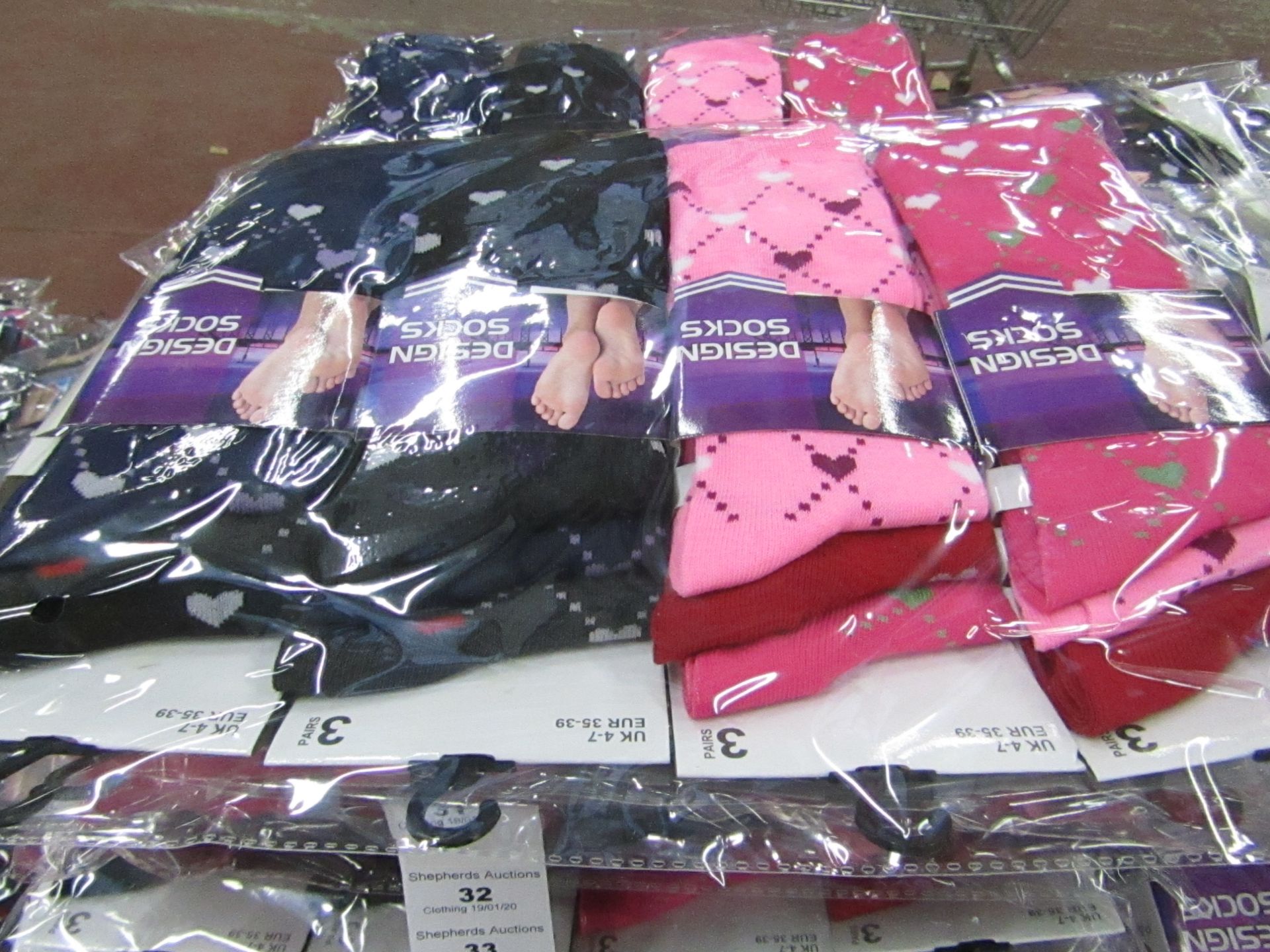 12 X Pairs of Ladies Design Socks size 4-7 new in packaging