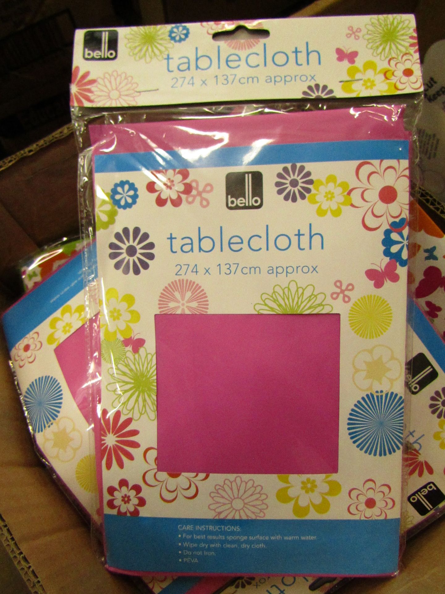 12 x Bello tablecloths.274cm x 137cm.new & packaged - Image 2 of 2