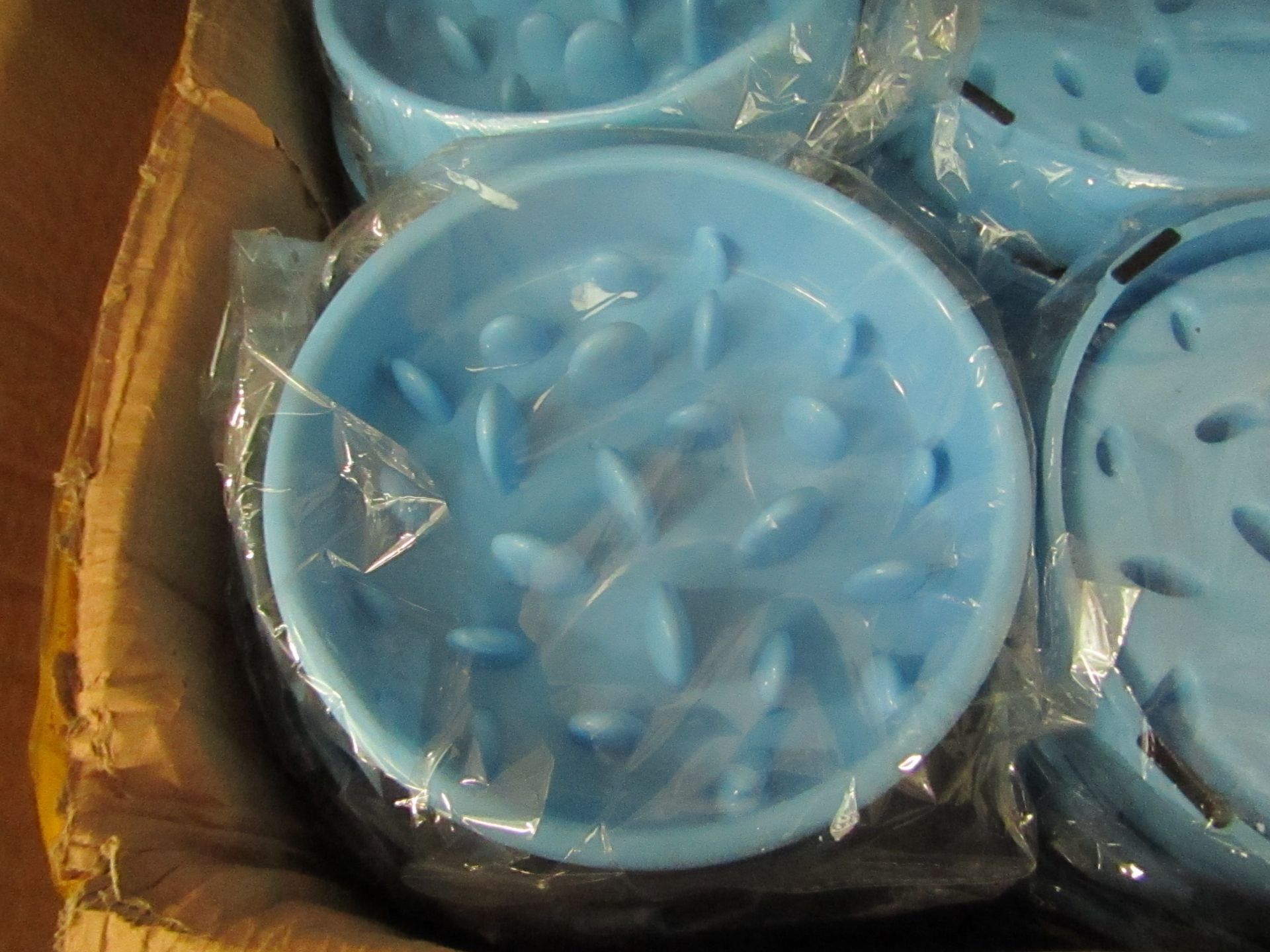 10 x Slow Feed Dog Bowls. New & Packaged. RRP £6.99 Each