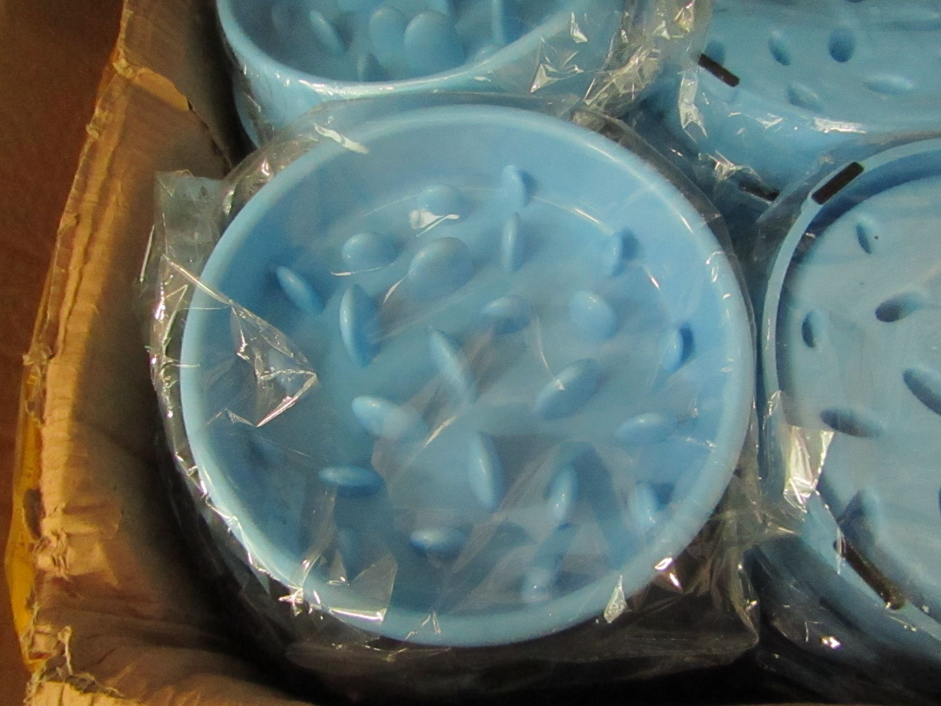 10 x Slow Feed Dog Bowls. New & Packaged. RRP £6.99 Each