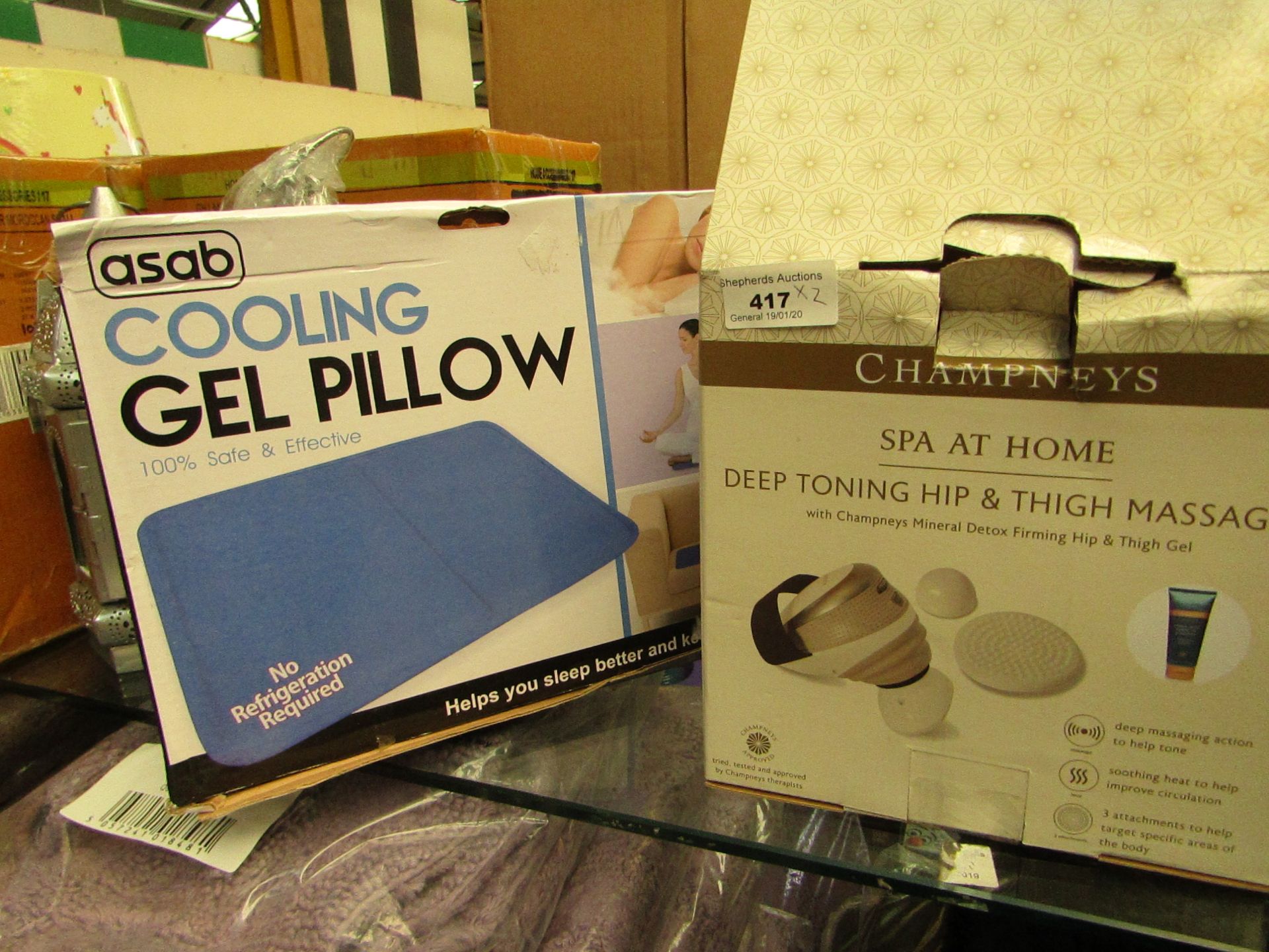 2 Items being A cooling gel Pillow & a Champneys Spa at home set. Both unchecked - Image 2 of 2