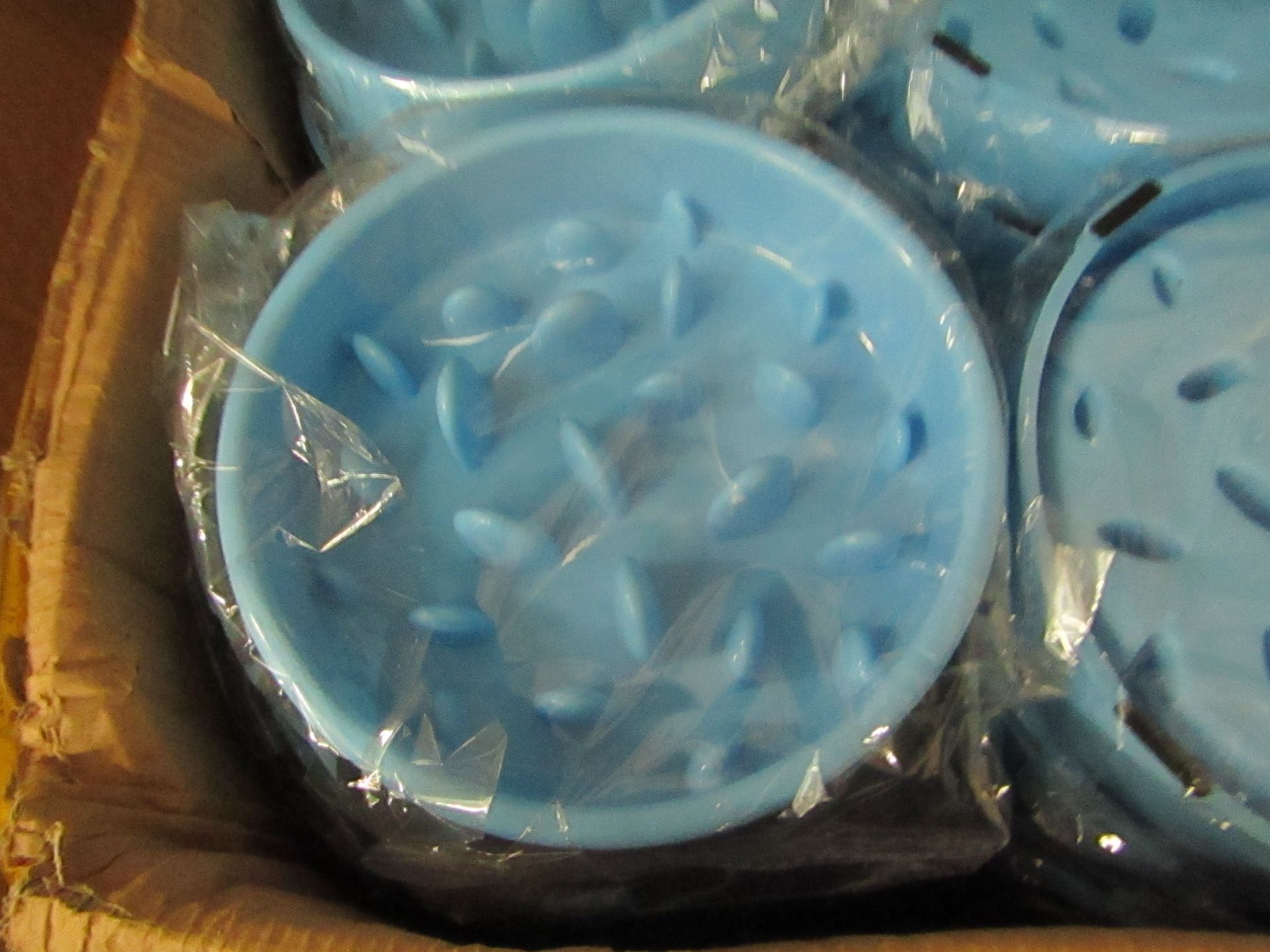 10 x Slow Feed Dog Bowls. New & Packaged. RRP £6.99 Each