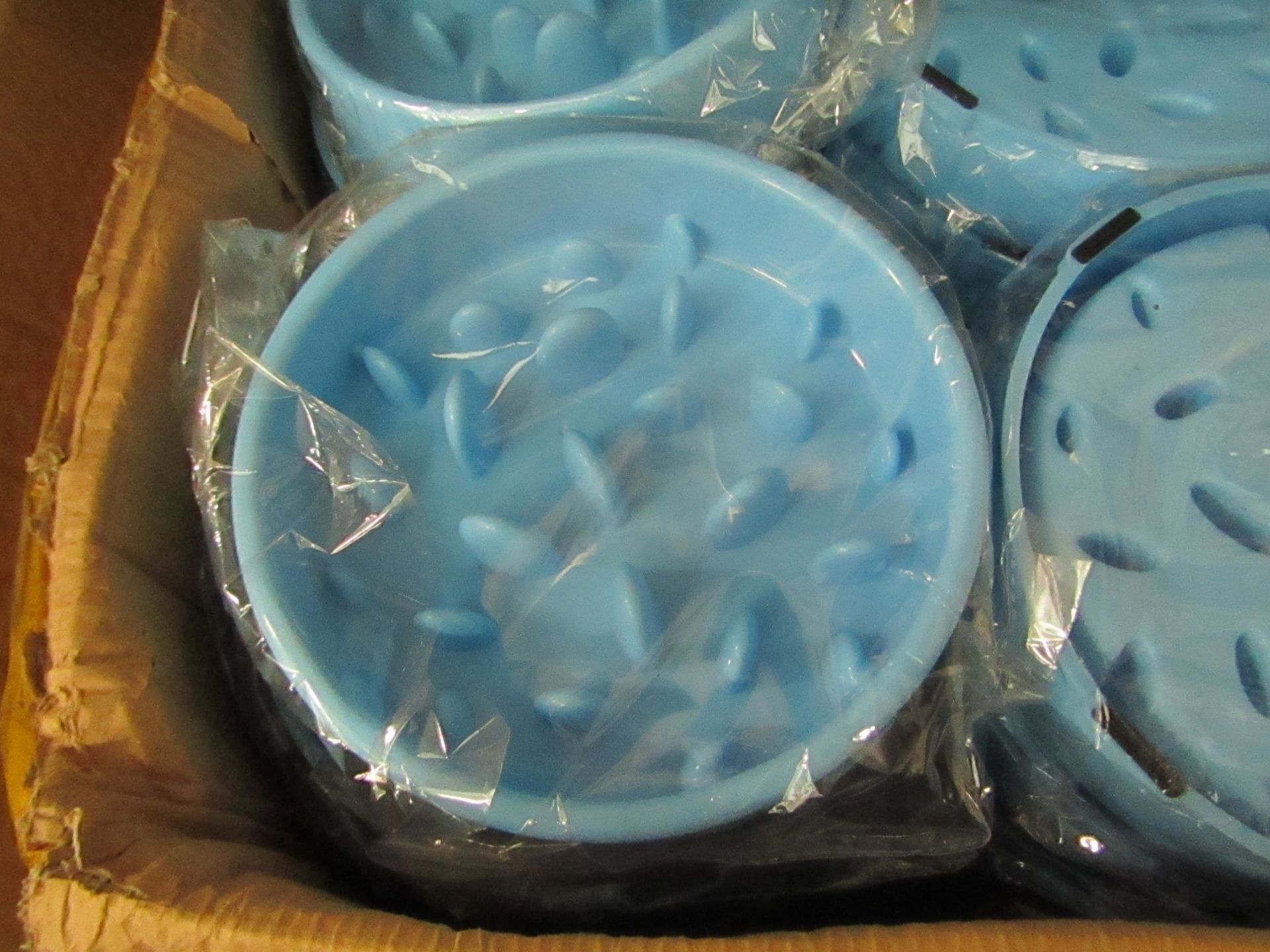 10 x Slow Feed Dog Bowls. New & Packaged. RRP £6.99 Each