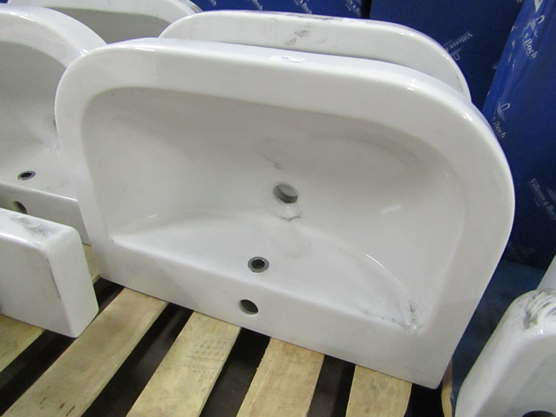 Villeroy and Boch 1TH basin with overflow, new.